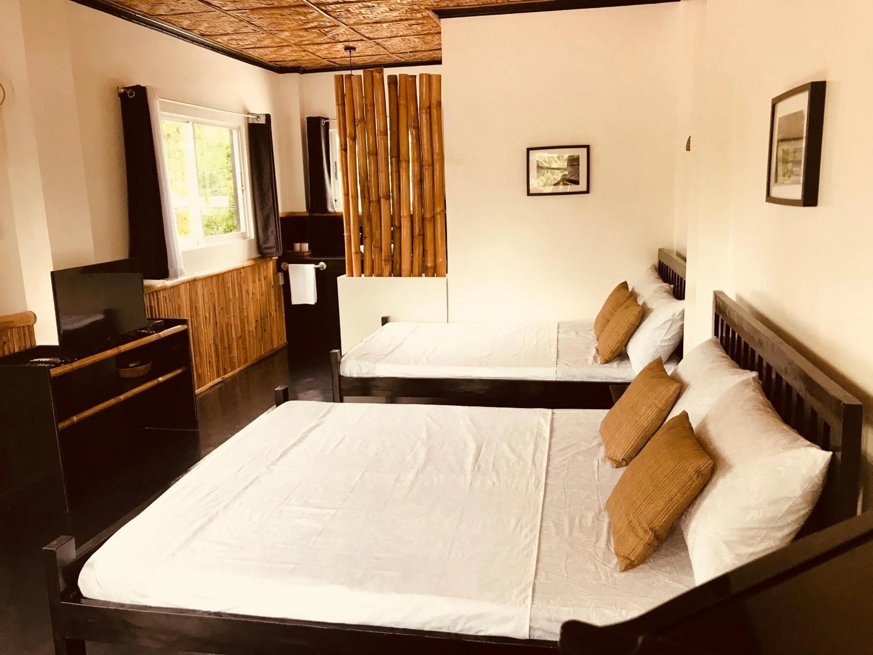 Photo of the whole room, Bed in Everyday Sunday Hotel & Cafe