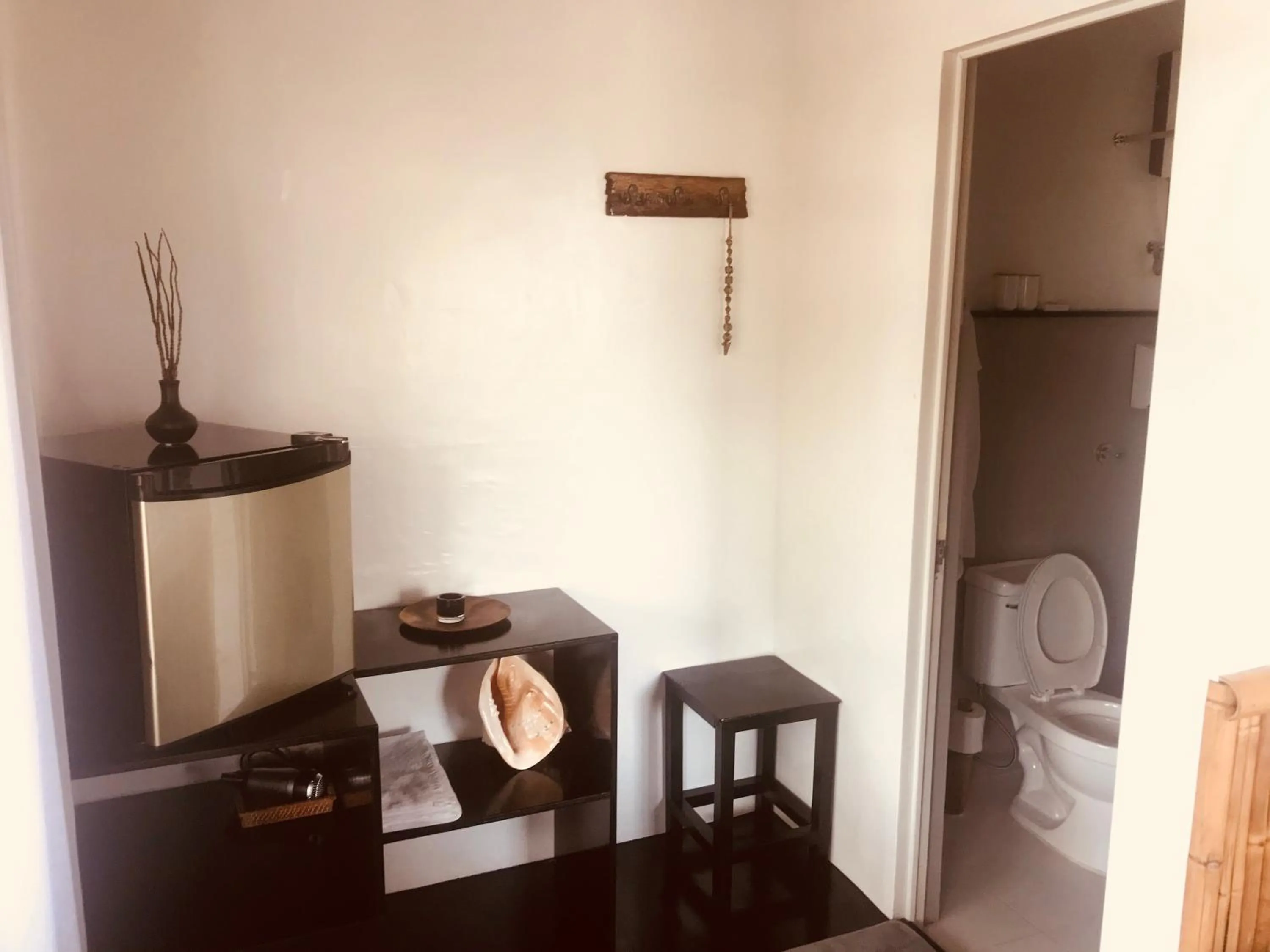 Shower in Everyday Sunday Hotel & Cafe