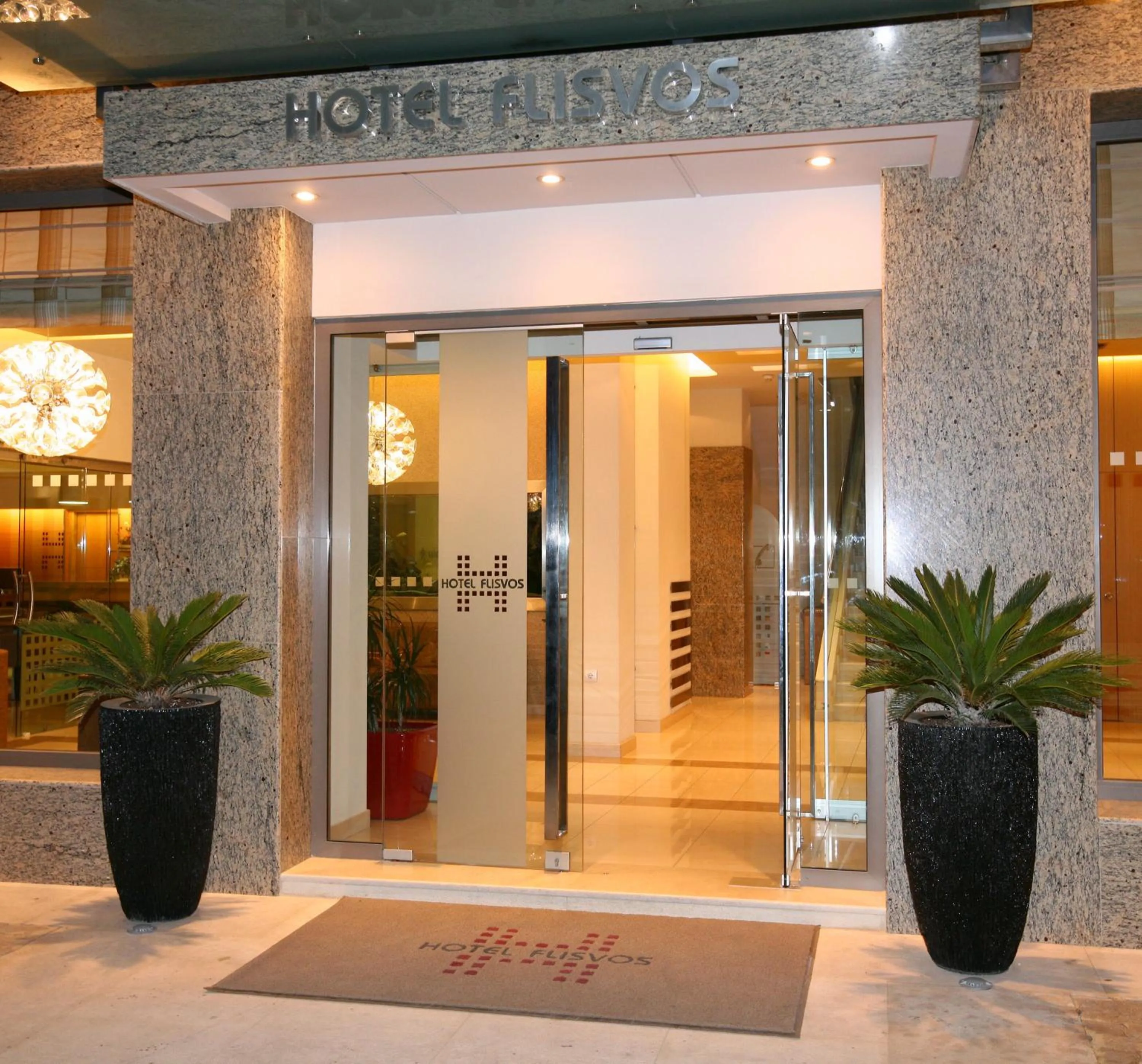 Facade/entrance in Hotel Flisvos