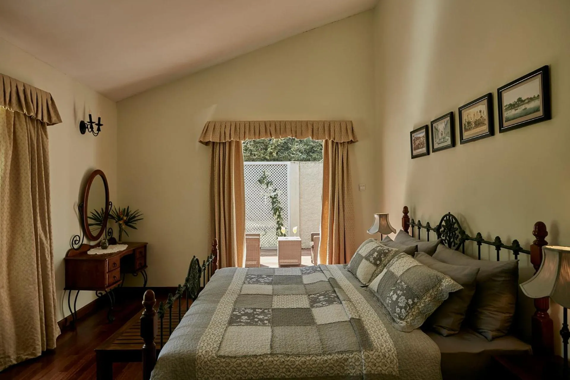 Deluxe Double or Twin Room in CLAVERTON by Ceylon Bungalows