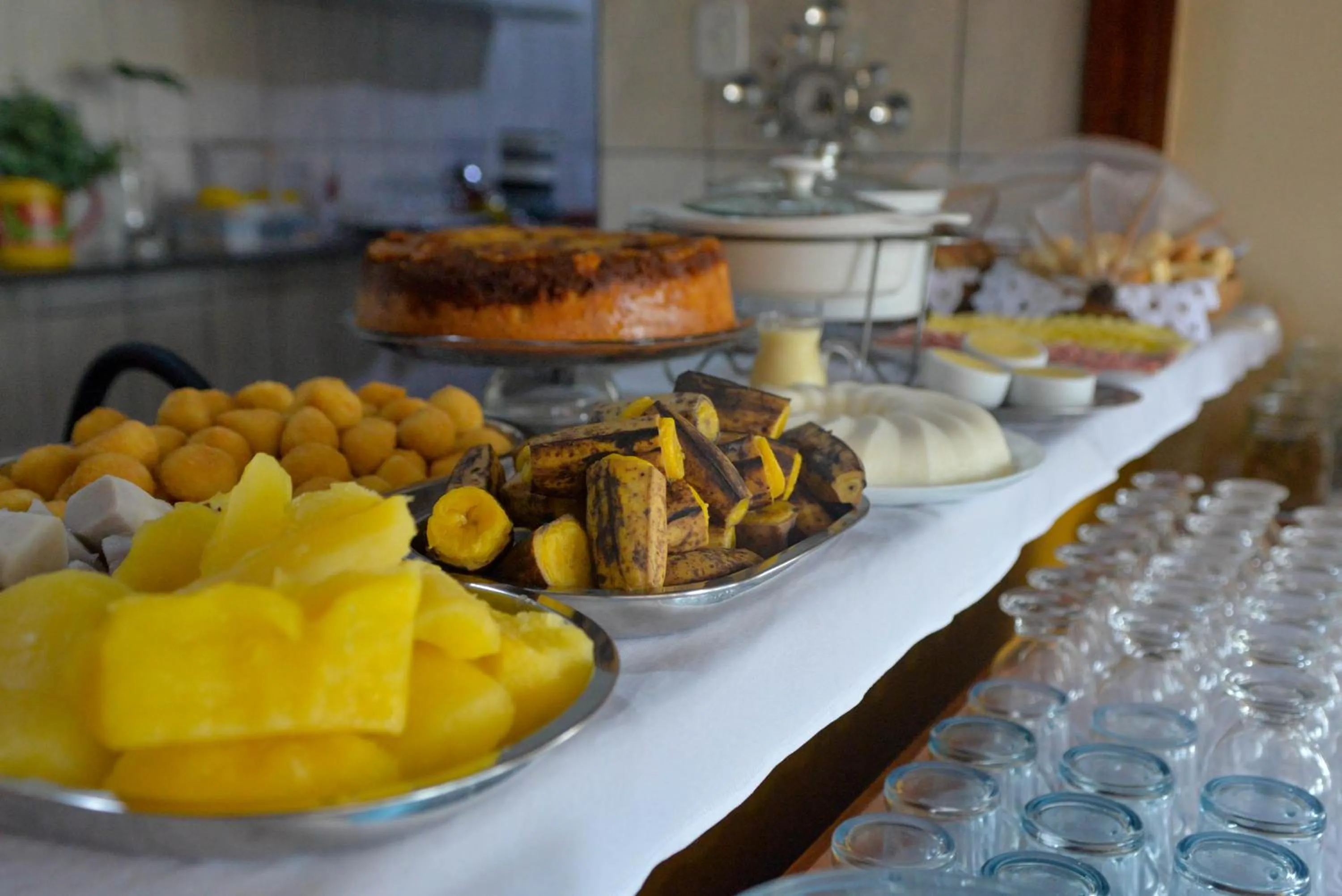 Buffet breakfast in Pousada A Flor da Terra