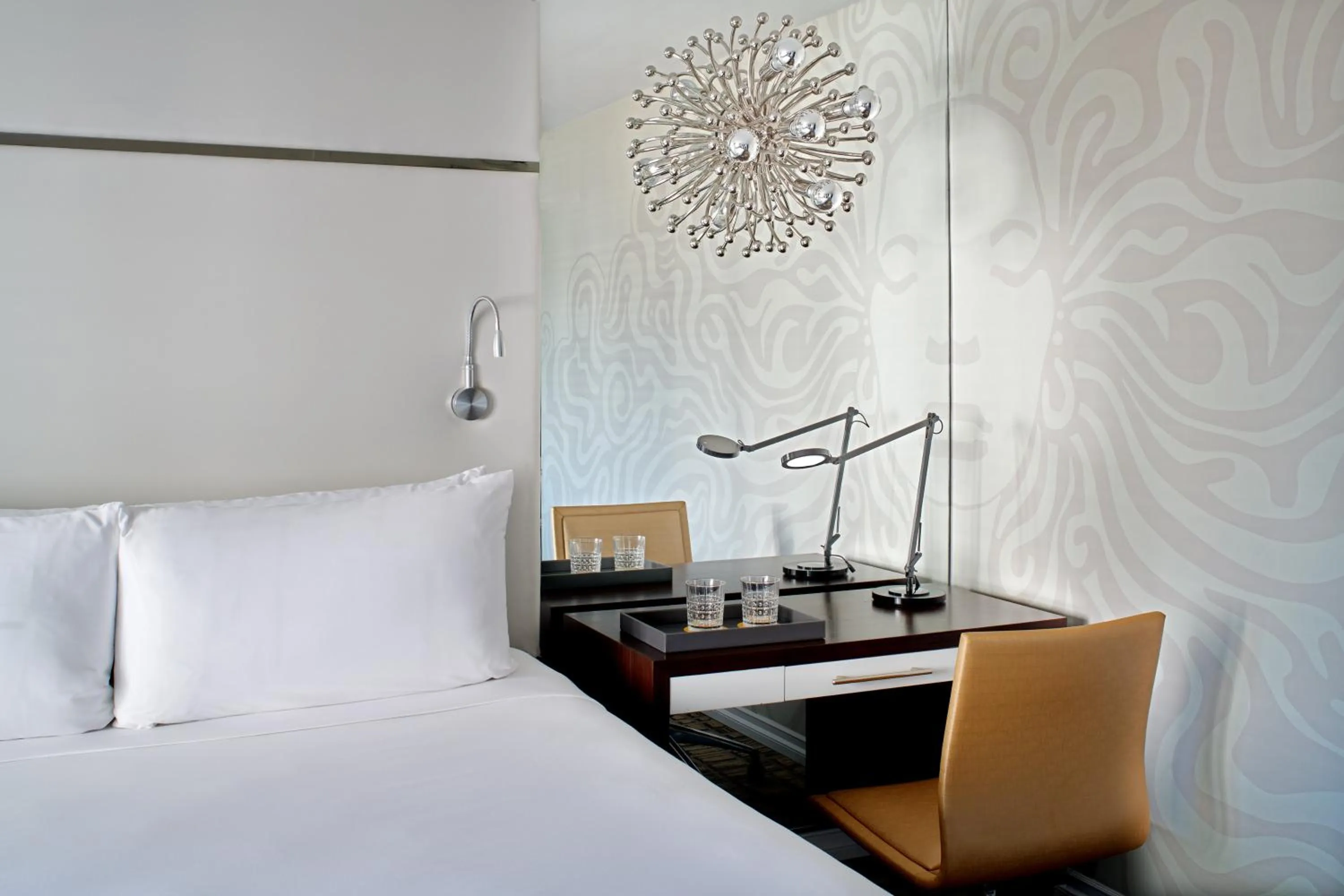 Bedroom, Bed in Hotel Ziggy On Sunset