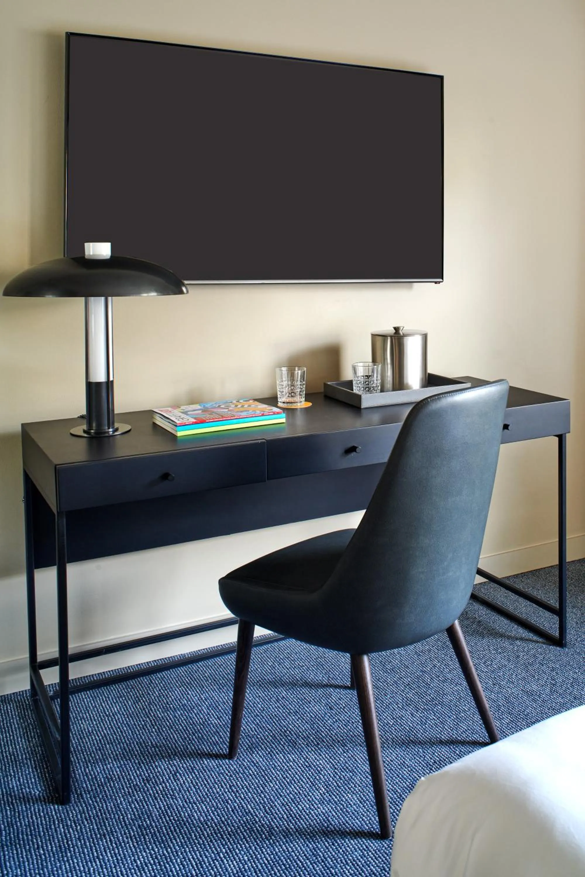 Photo of the whole room in Hotel Ziggy On Sunset