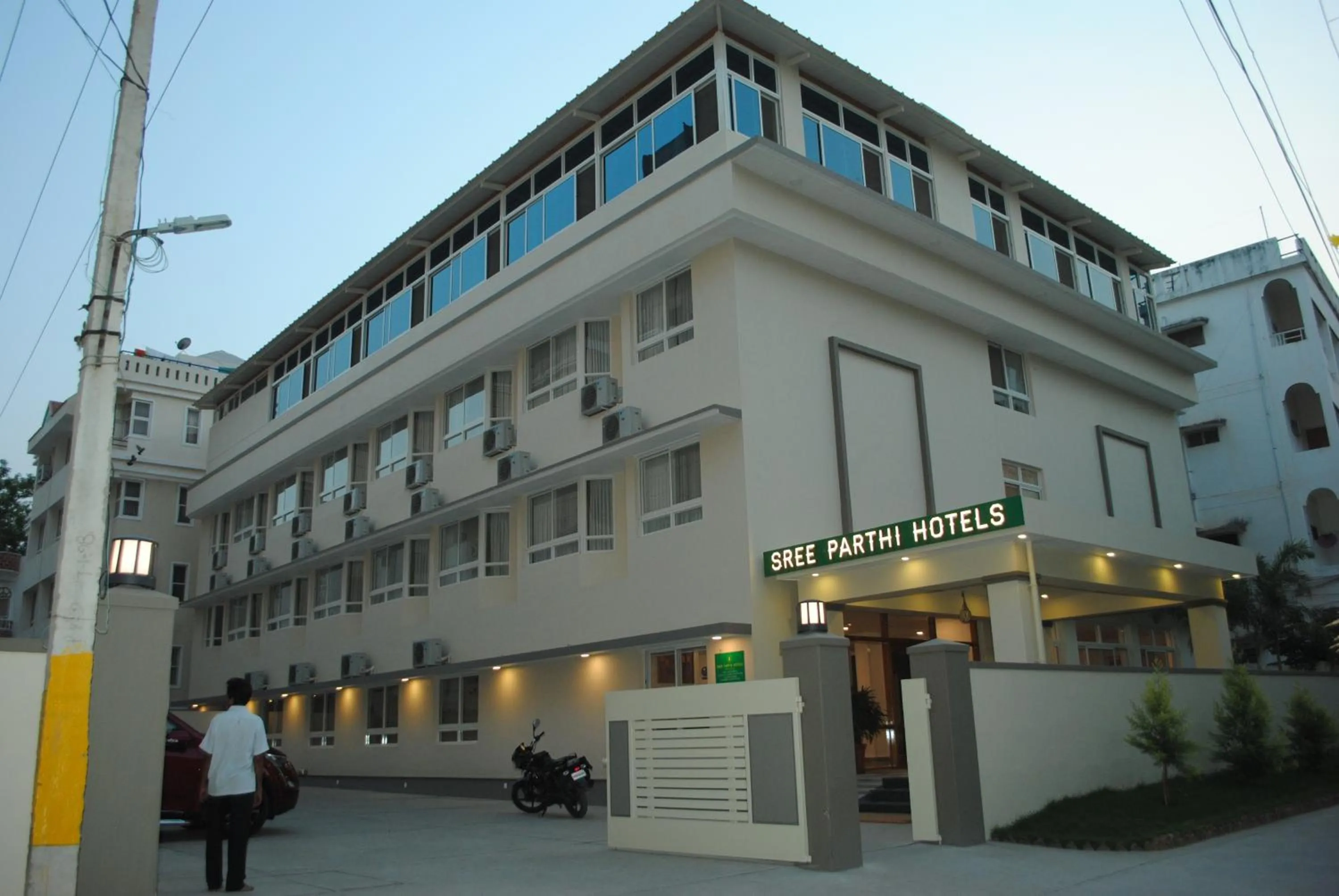 Sreeparthi Hotel