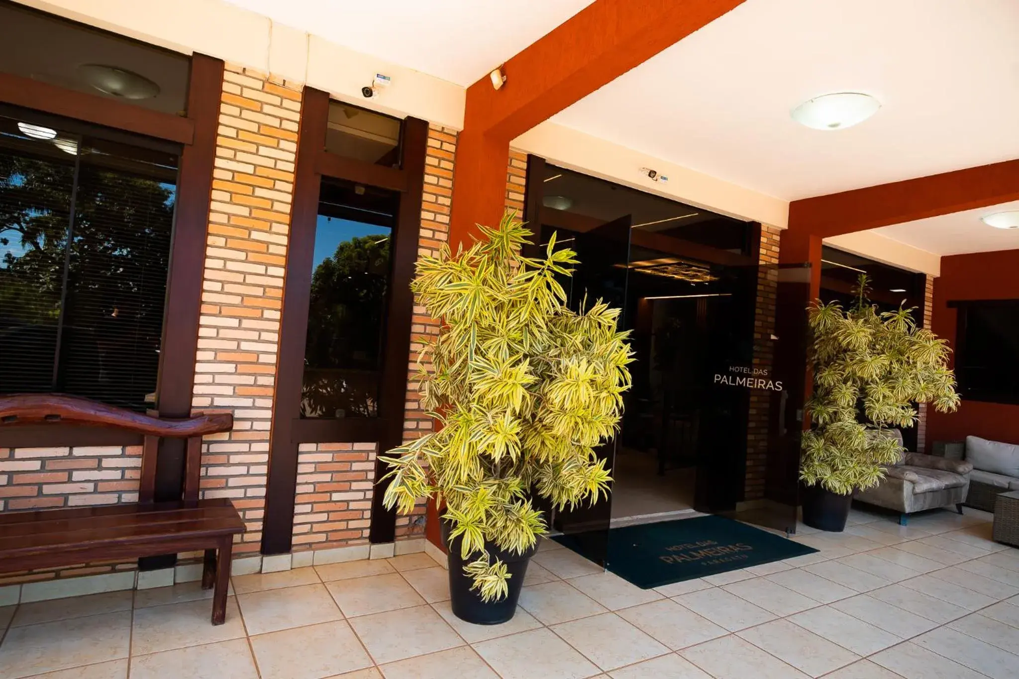 Facade/entrance in Hotel das Palmeiras Facade/entrance in Hotel das Palmeiras