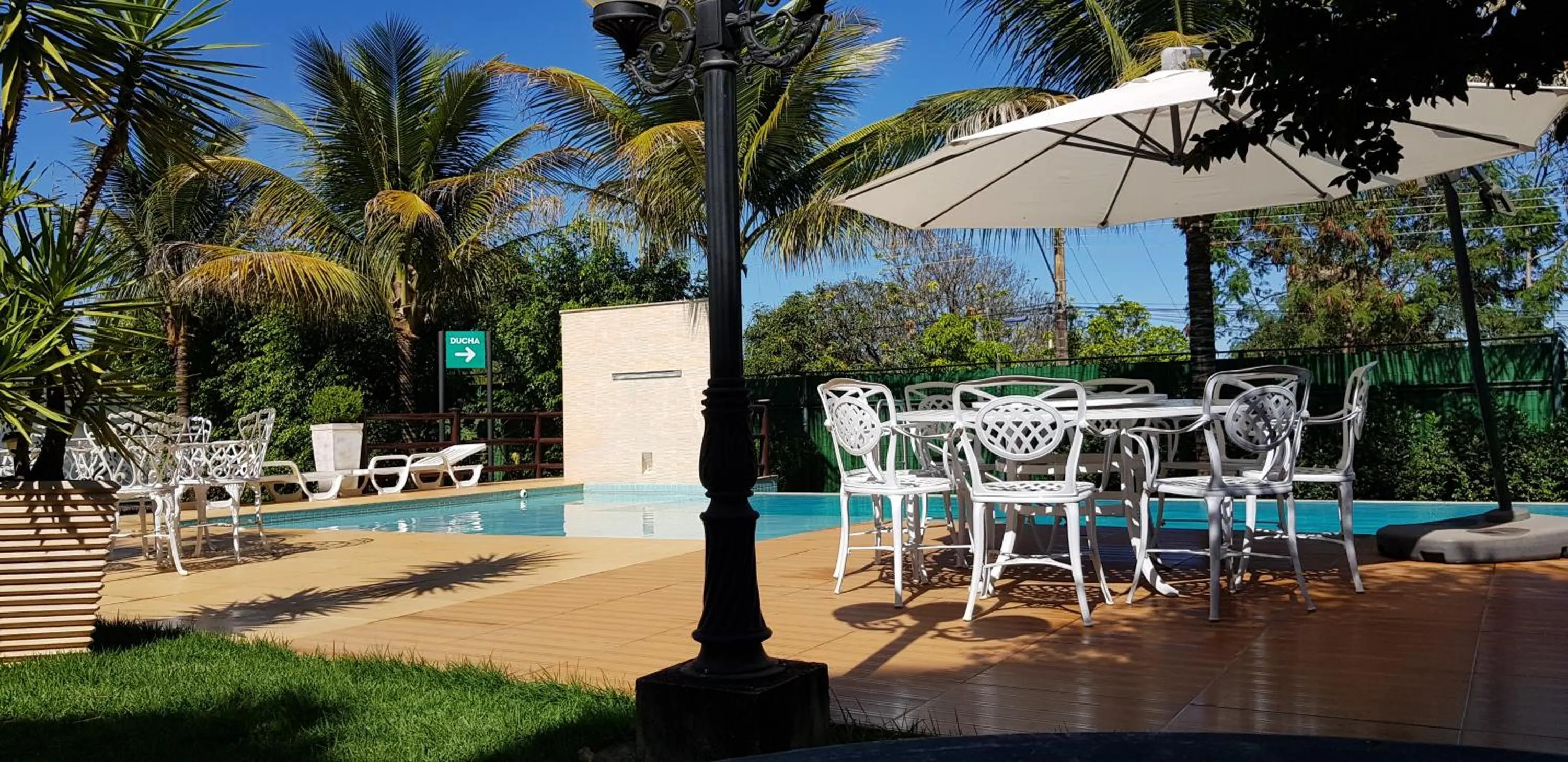 Swimming pool in Hotel das Palmeiras
