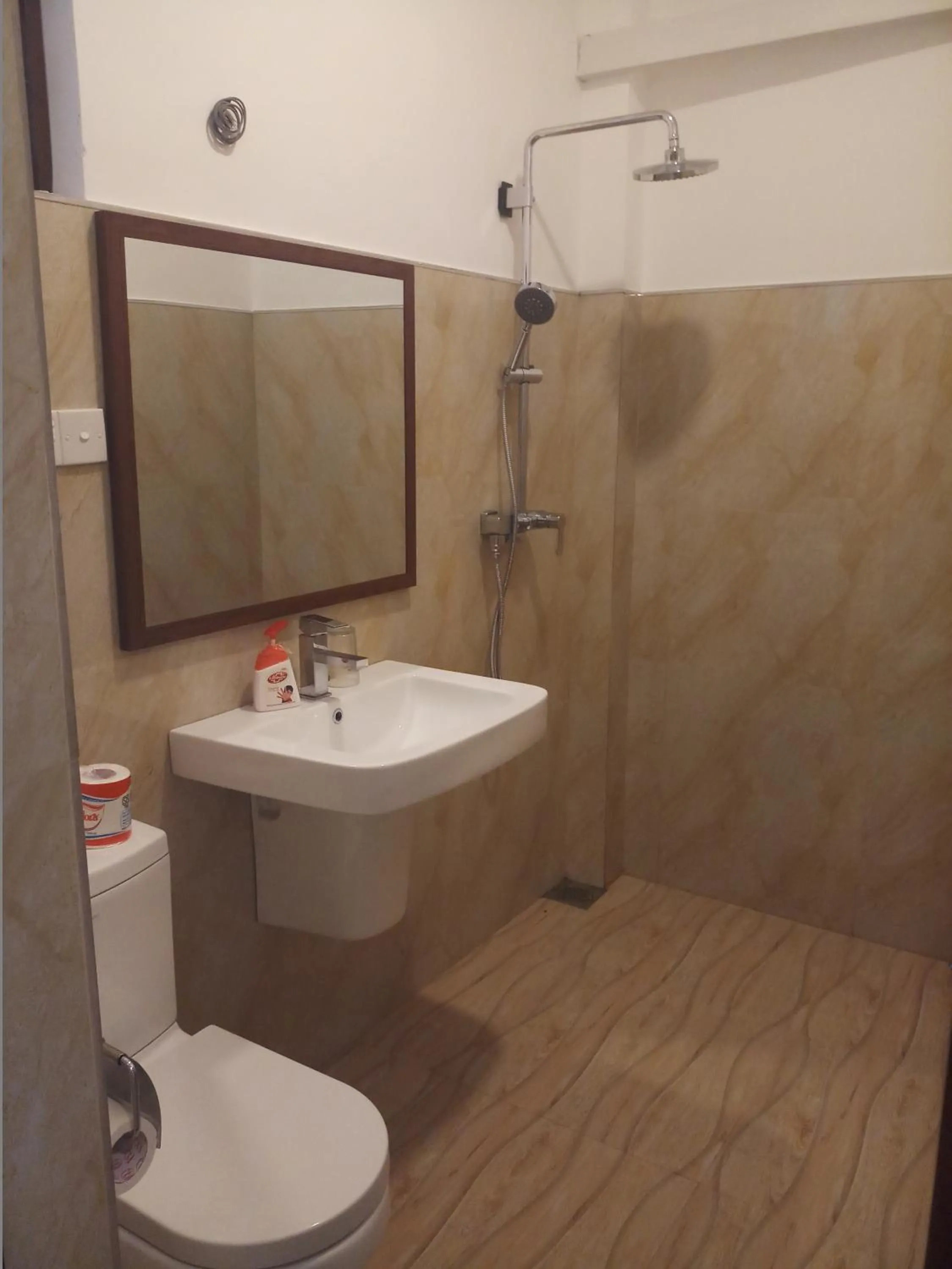 Shower in Jagabay Resort & Surfing School