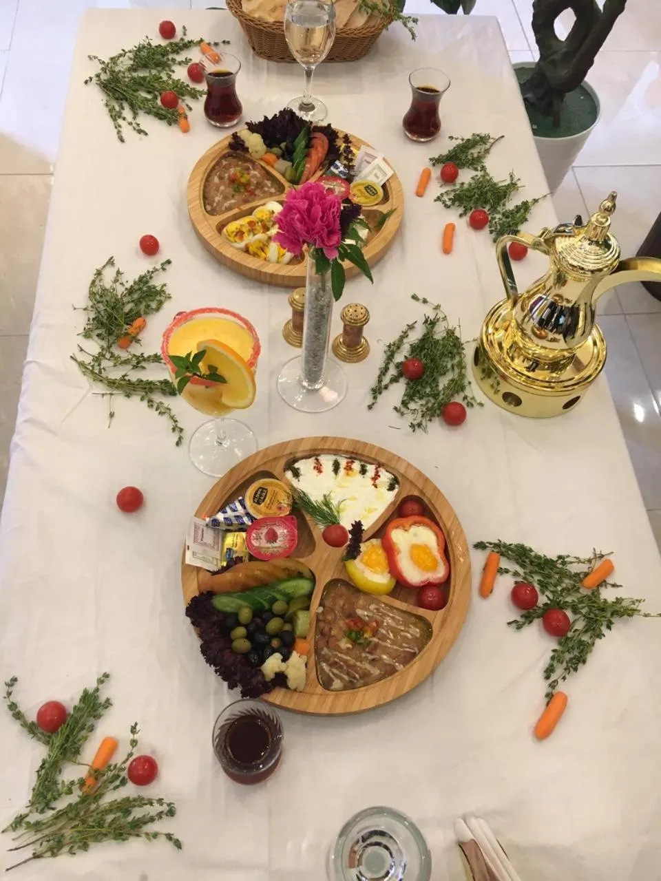 Breakfast in Shally Residence 3