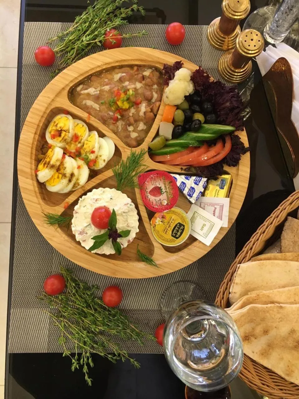 Breakfast in Shally Residence 3