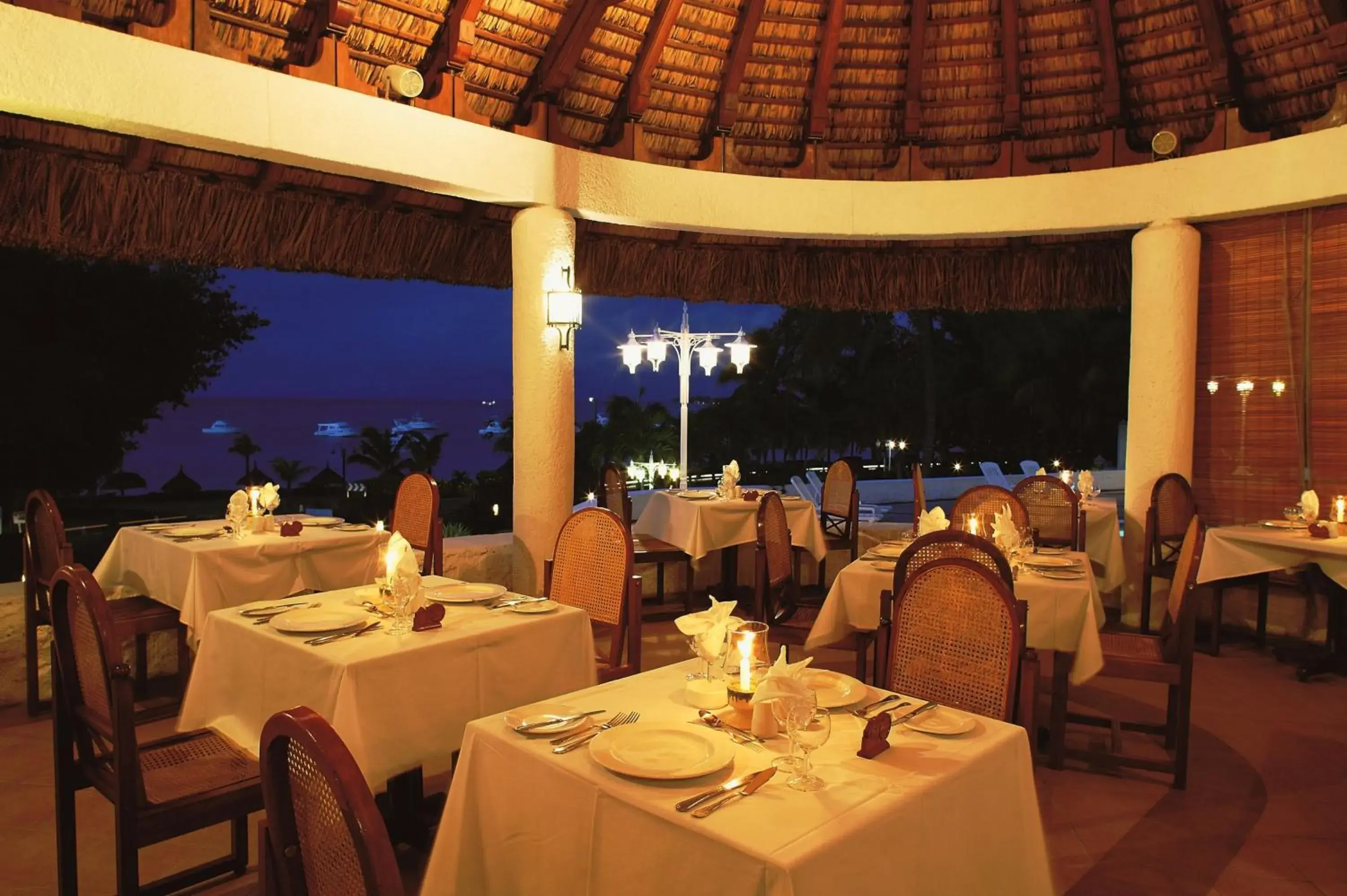 Restaurant/Places to Eat in Casuarina Resort & Spa