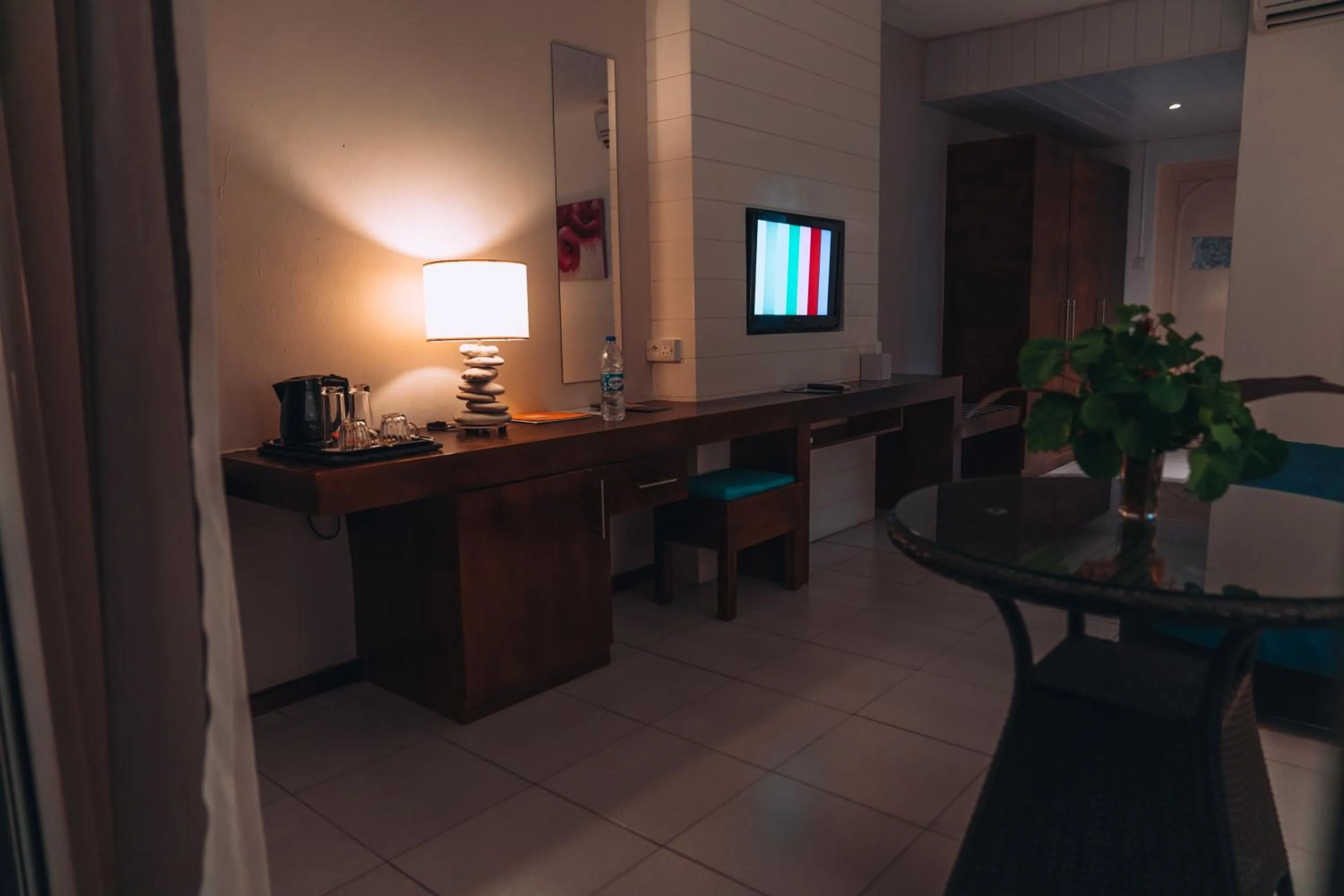 TV and multimedia in Casuarina Resort and Spa