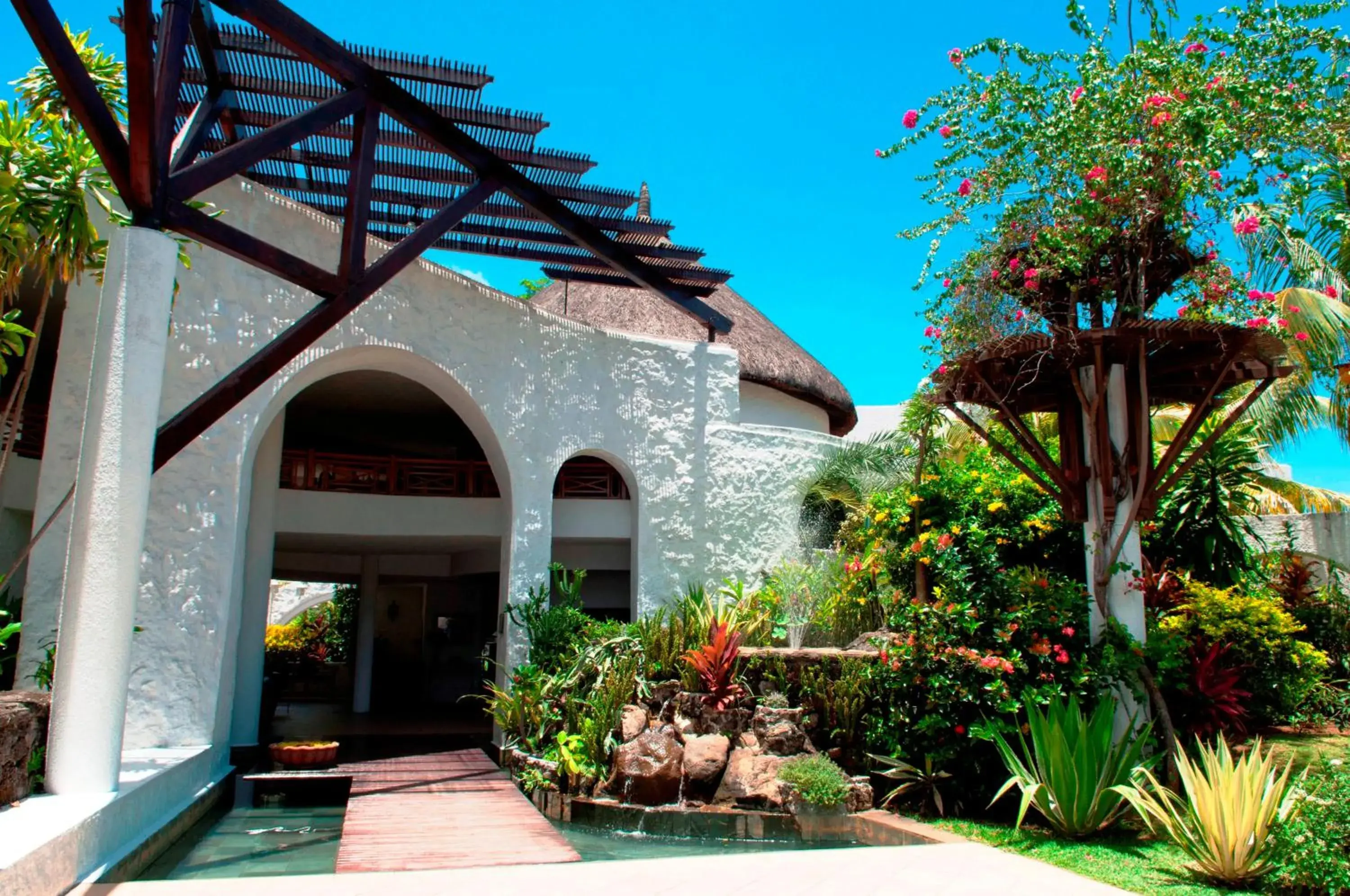 Facade/entrance, Patio/Outdoor Area in Casuarina Resort & Spa