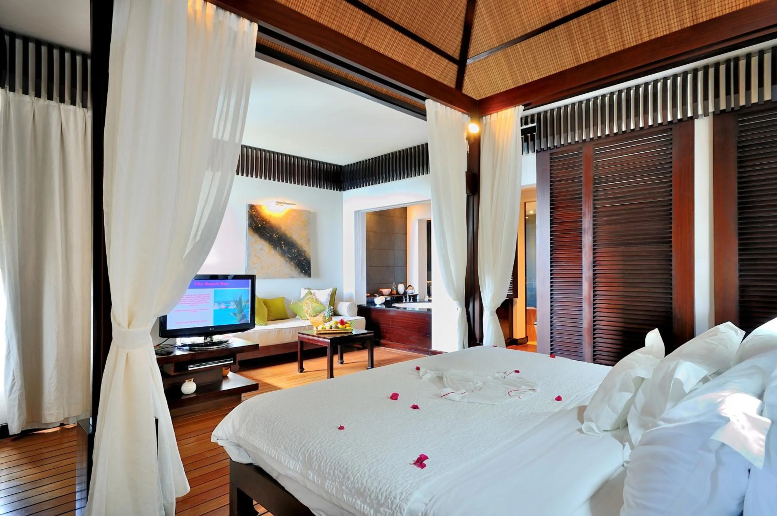 Photo of the whole room in Le Cardinal Exclusive Resort