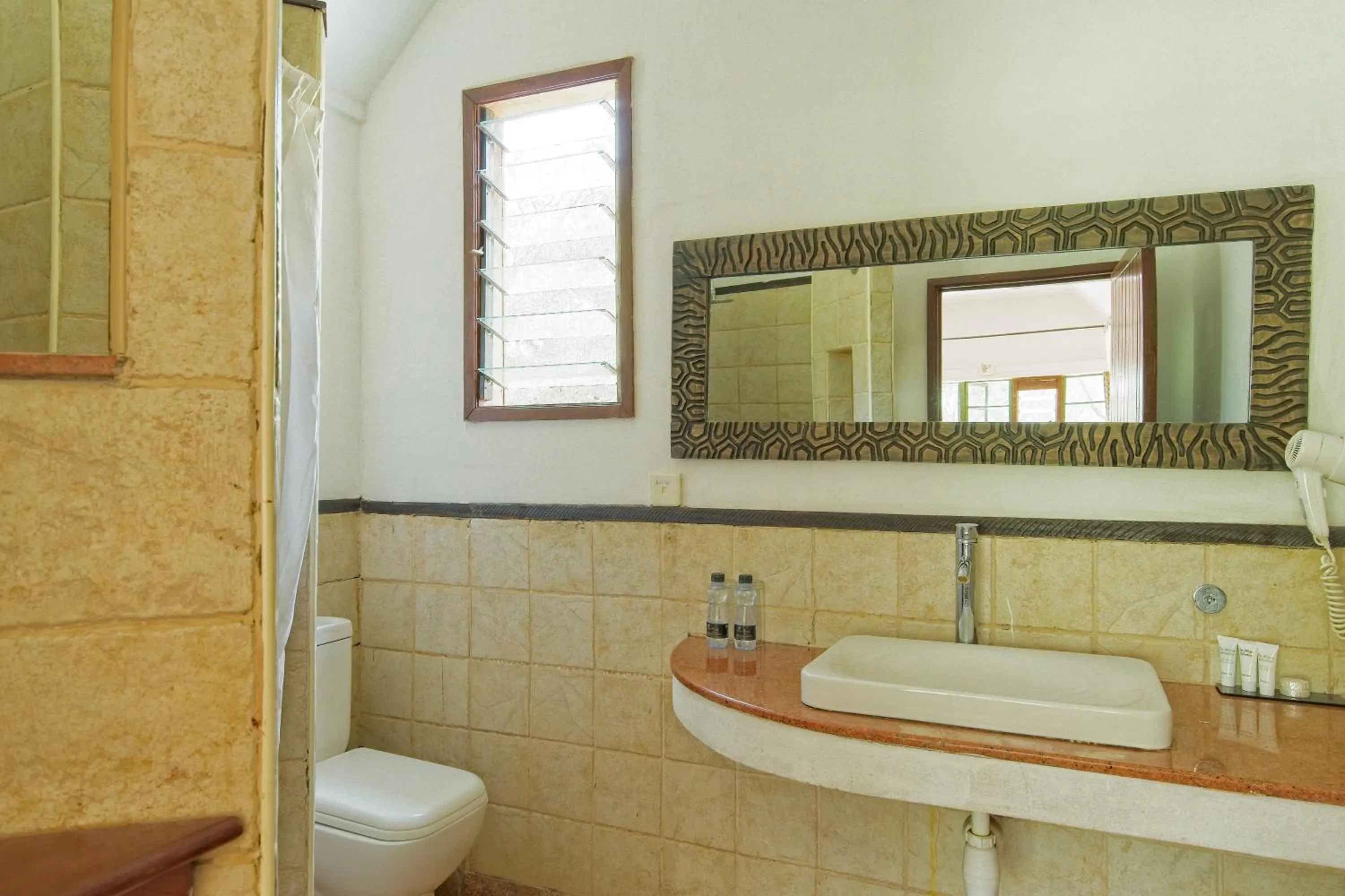 Toilet in Muthu Keekorok Lodge, Maasai Mara, Narok
