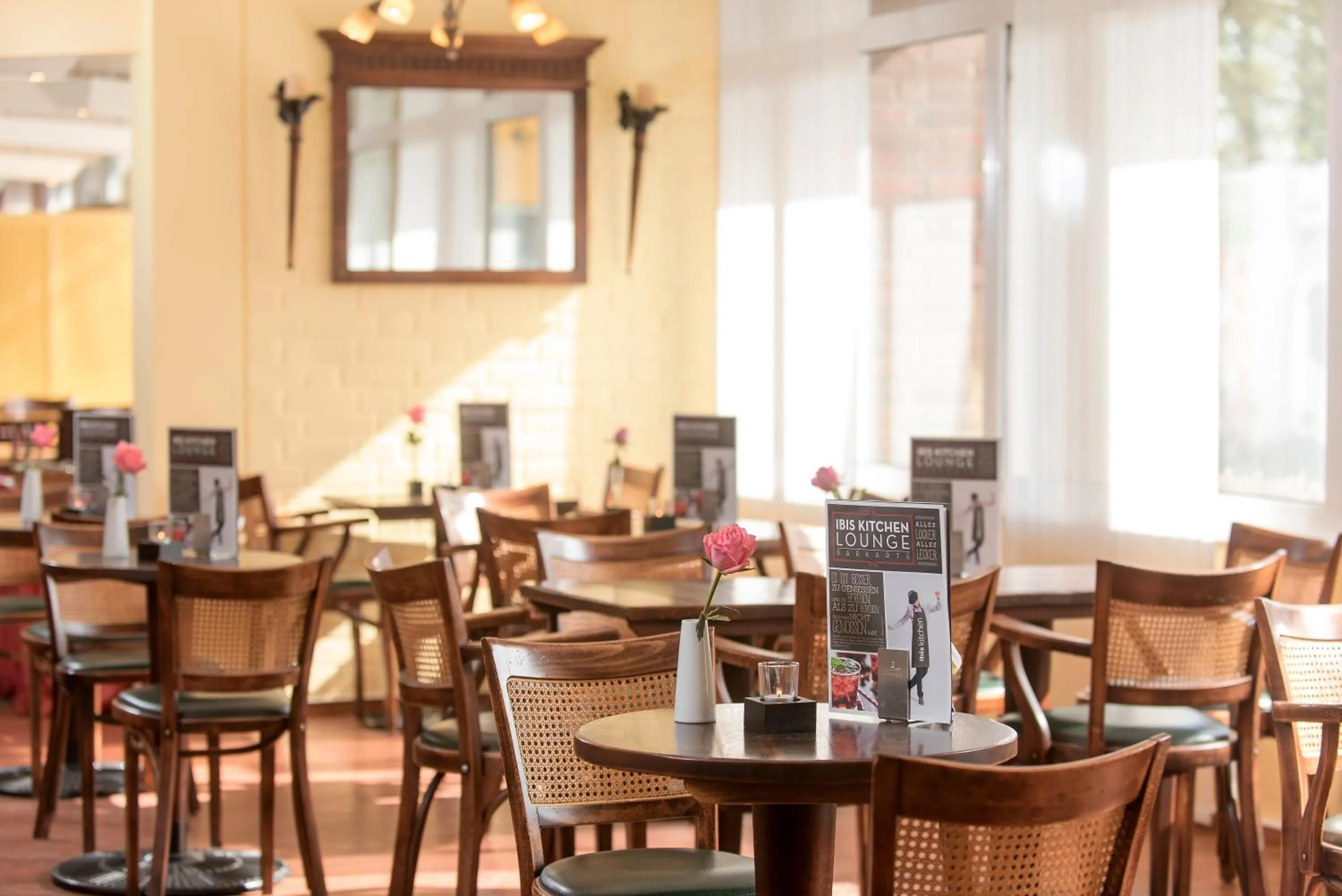 Lounge or bar in ibis Paderborn City