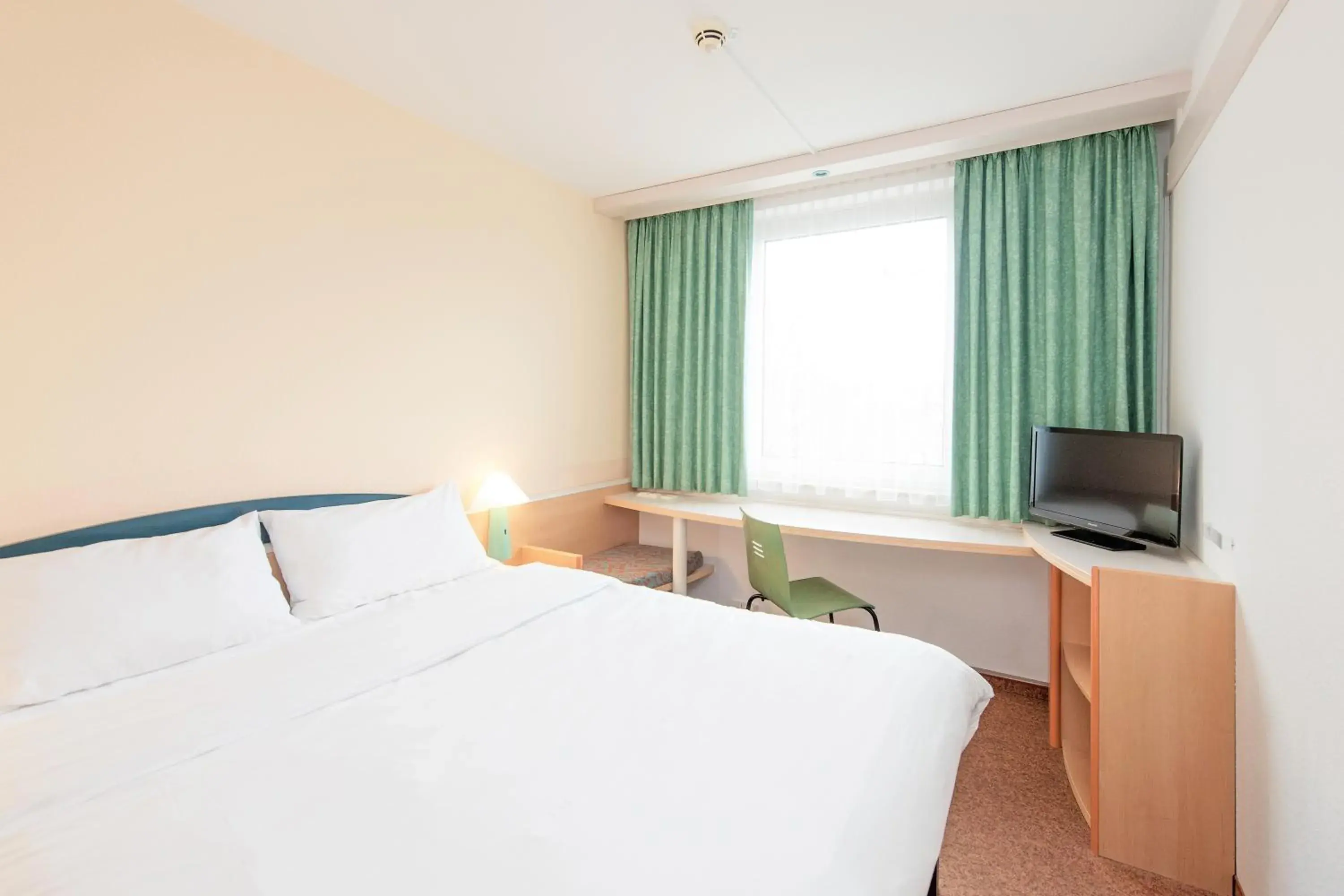 TV and multimedia, Bed in ibis Paderborn City TV and multimedia, Bed in ibis Paderborn City