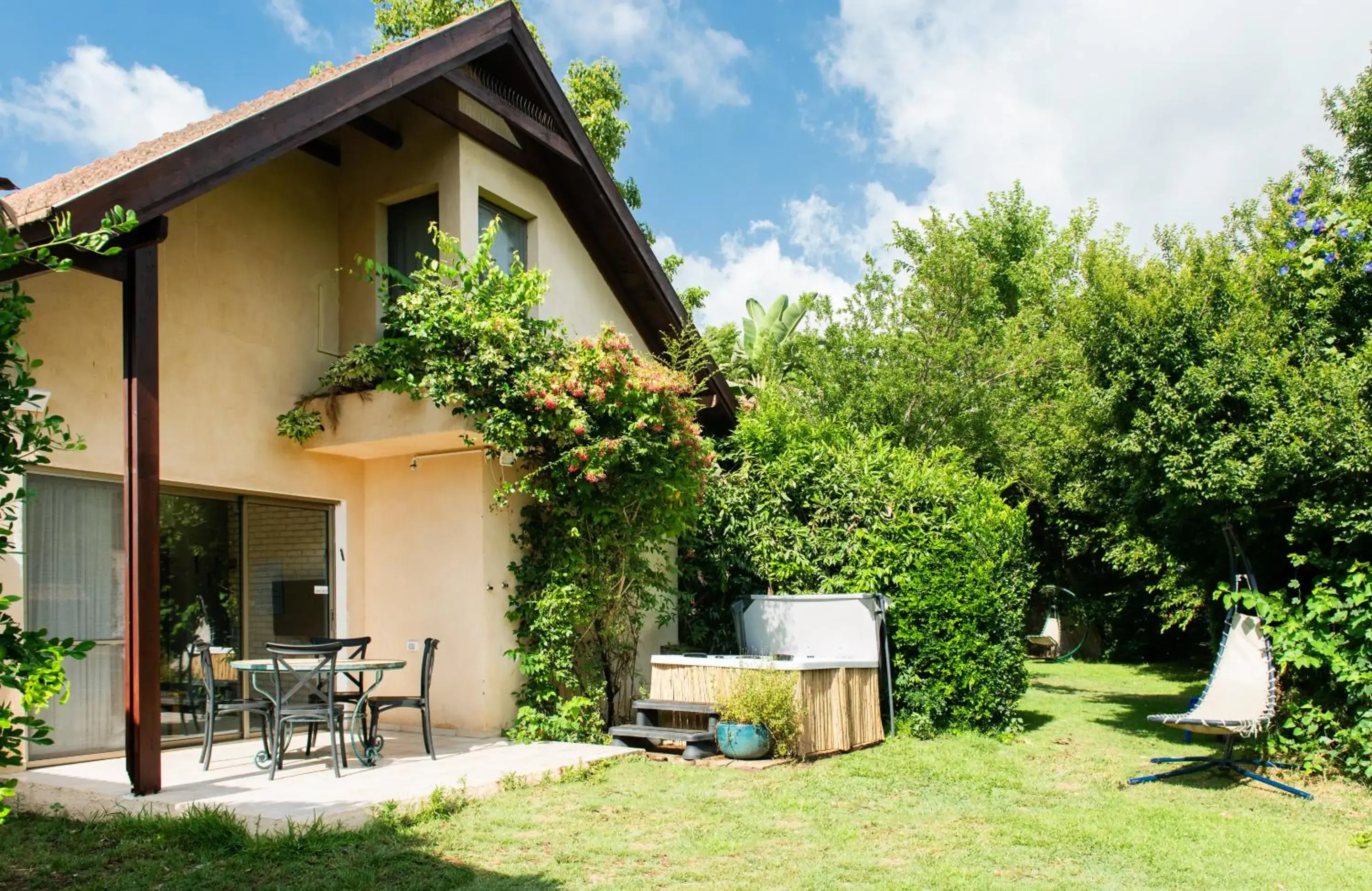 Holiday Home with Hot Tub in Vitrage Holiday Village and Spa Holiday Home with Hot Tub in Vitrage Holiday Village and Spa