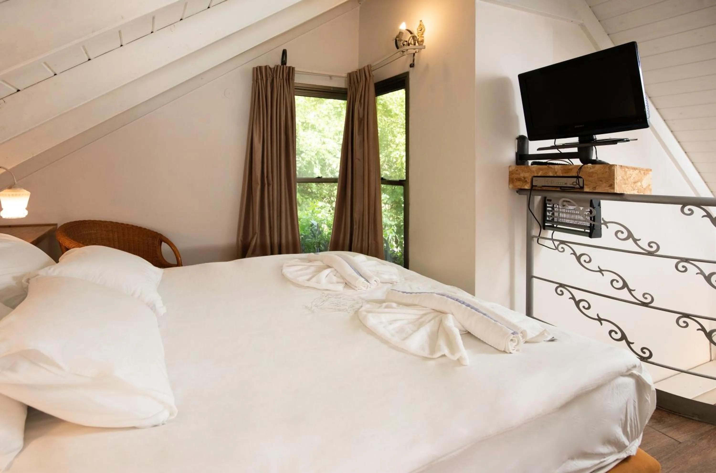 Bedroom, Bed in Vitrage Holiday Village and Spa