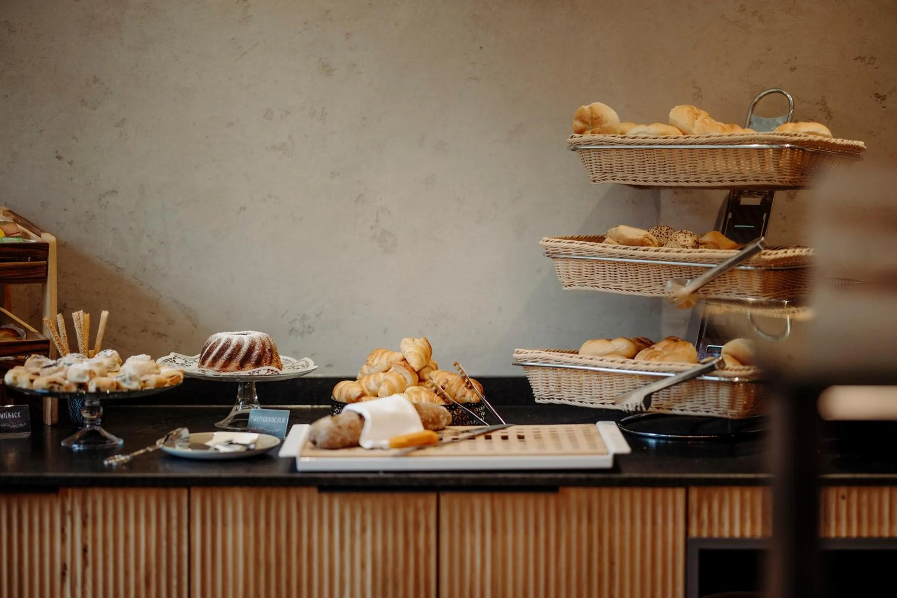 Buffet breakfast in Resl Resort