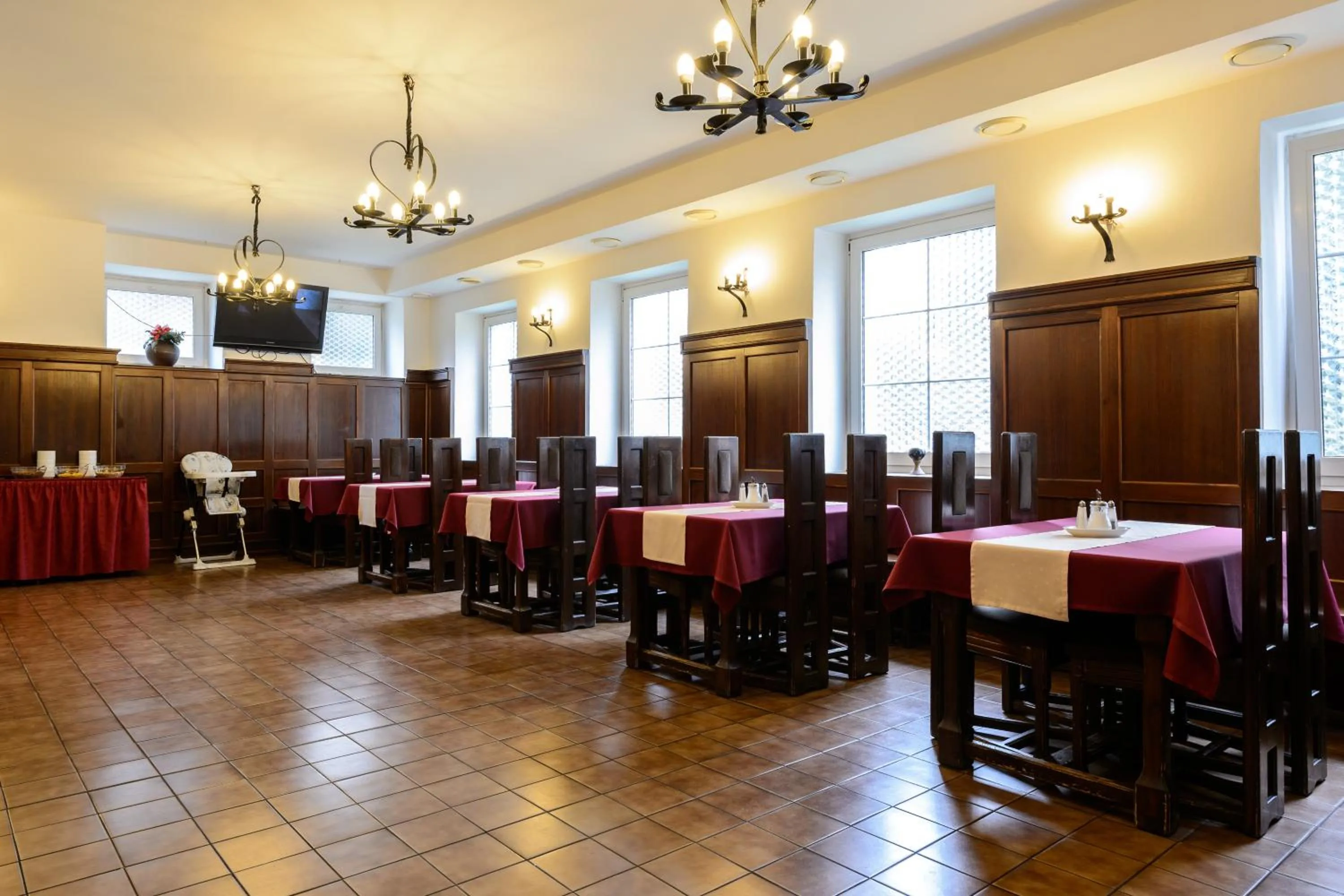 Restaurant/places to eat in Valdštejn