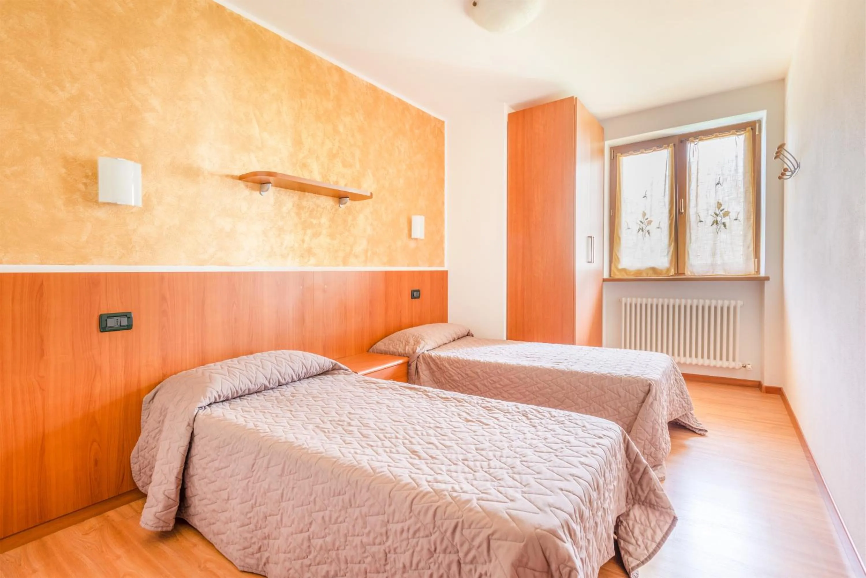 Photo of the whole room, Bed in CROSINA HOLIDAY - Residence Toli