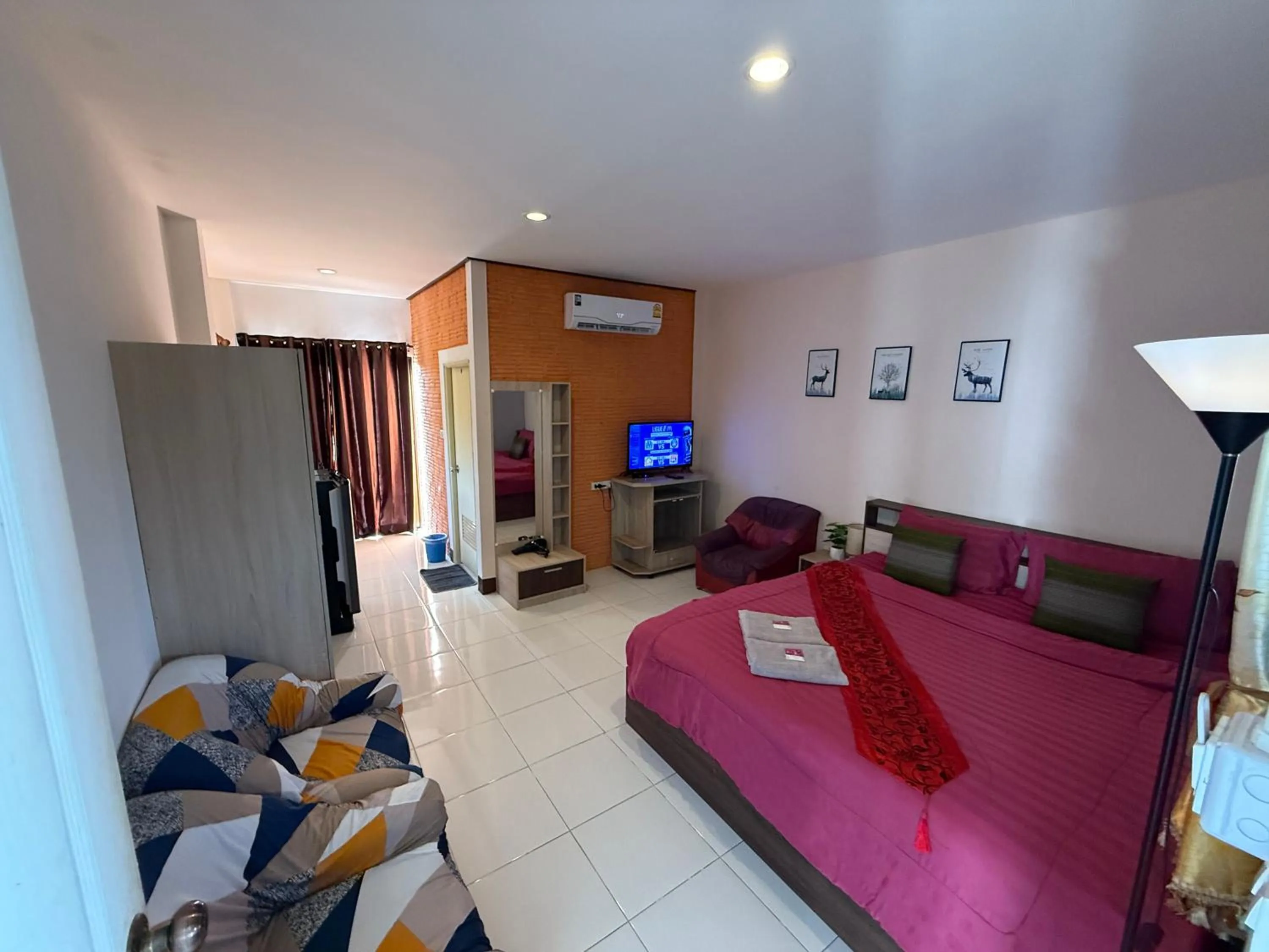 Bed in Sandee Place Mountain View Hotel โรงแรมแสนดีเพลส เมาเท่นวิว จอมทอง