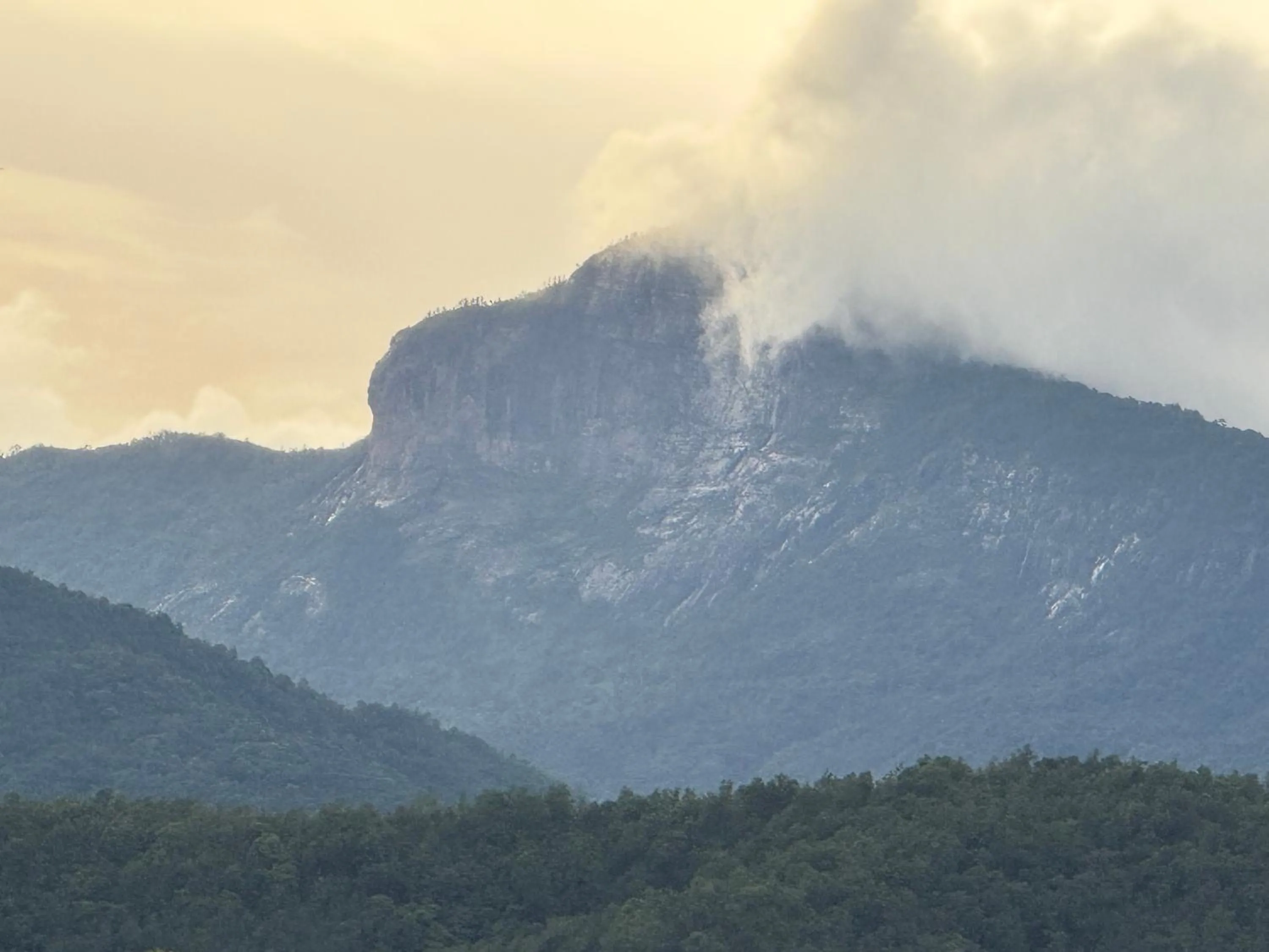 Sandee Place Mountain View Hotel โรงแรมแสนดีเพลส เมาเท่นวิว จอมทอง