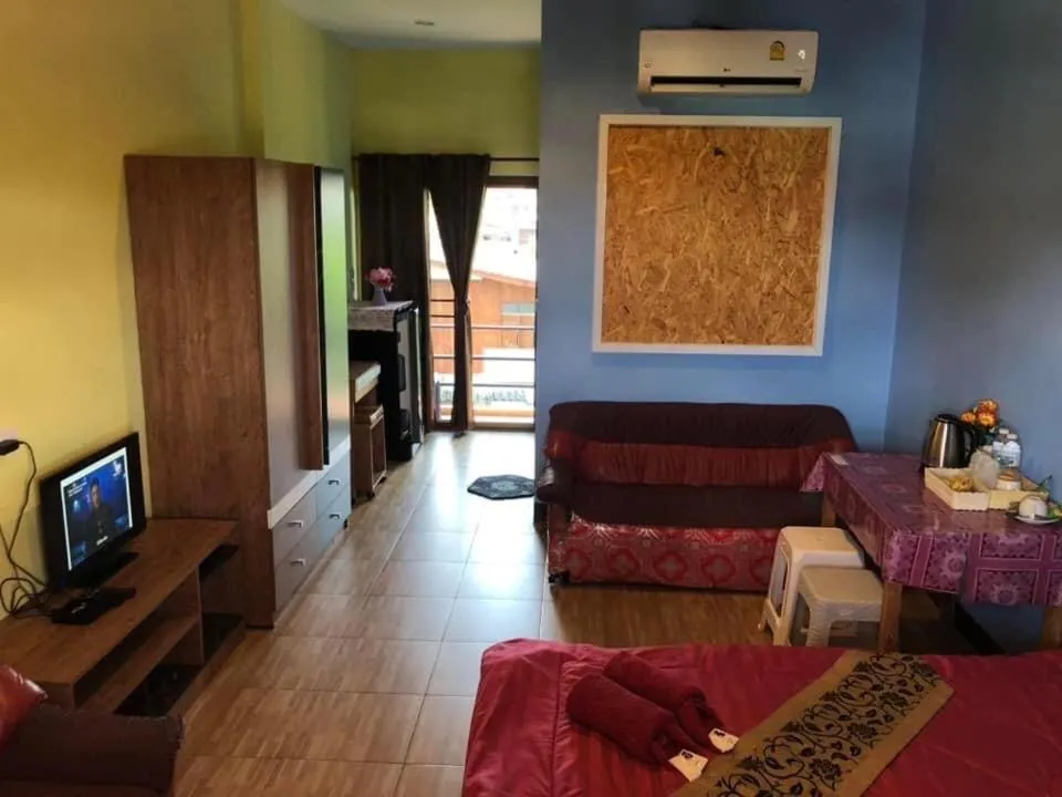 โรงแรมแสนดีเพลส เมาเท่นวิว จอมทอง