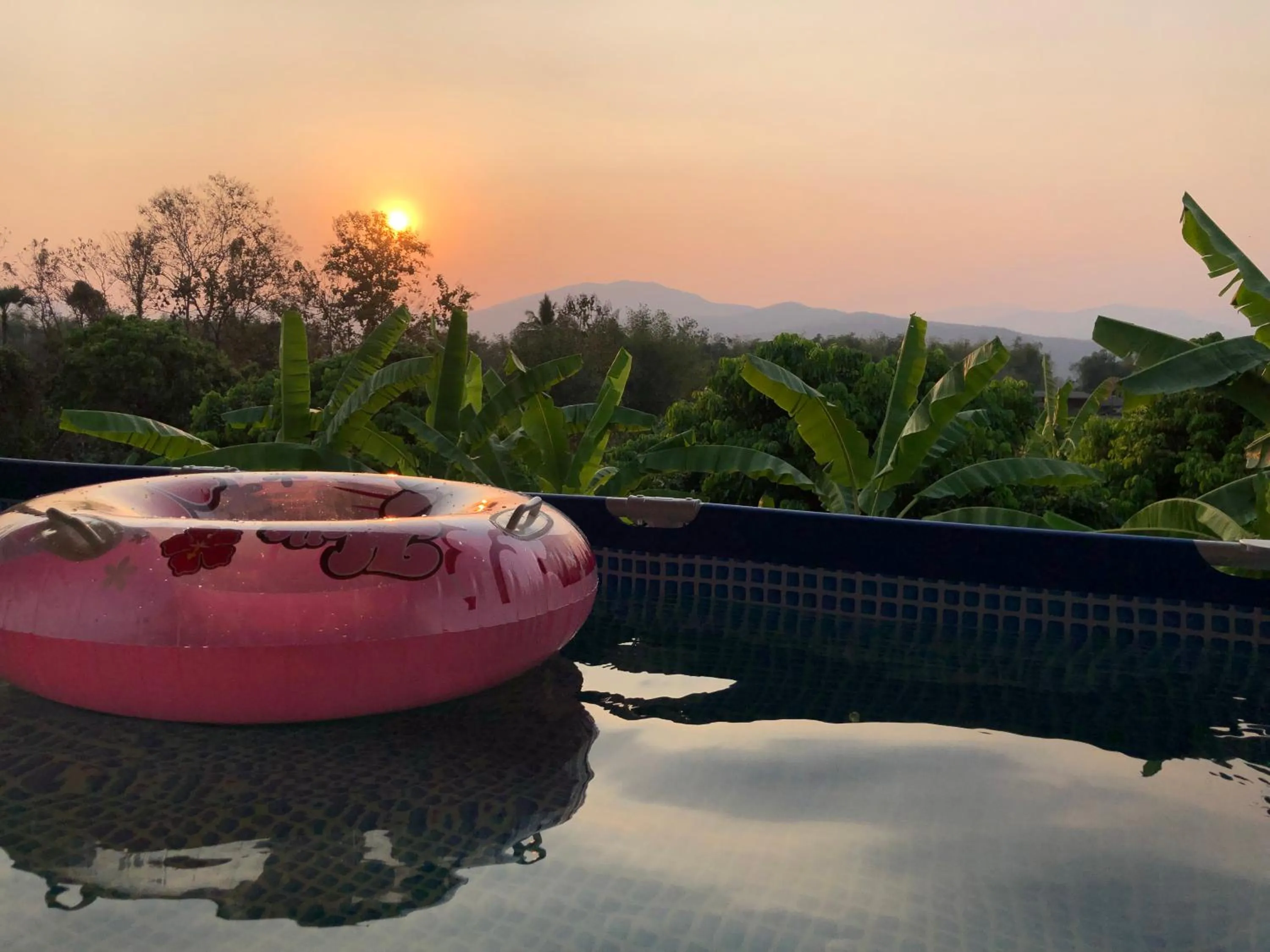 Natural landscape in โรงแรมแสนดีเพลส เมาเท่นวิว จอมทอง