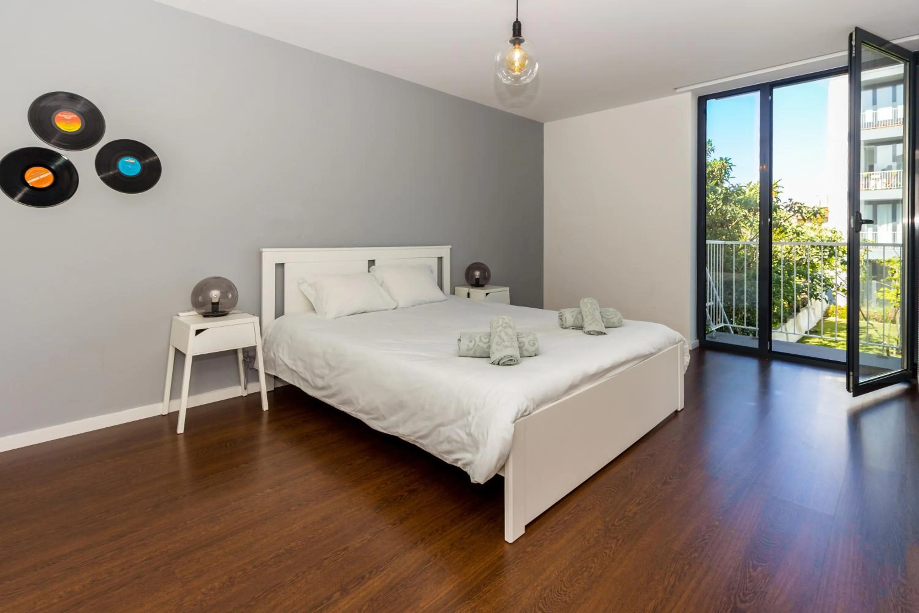 Property building, Bed in Guest H4U - Bonjardim Pop Art City Center