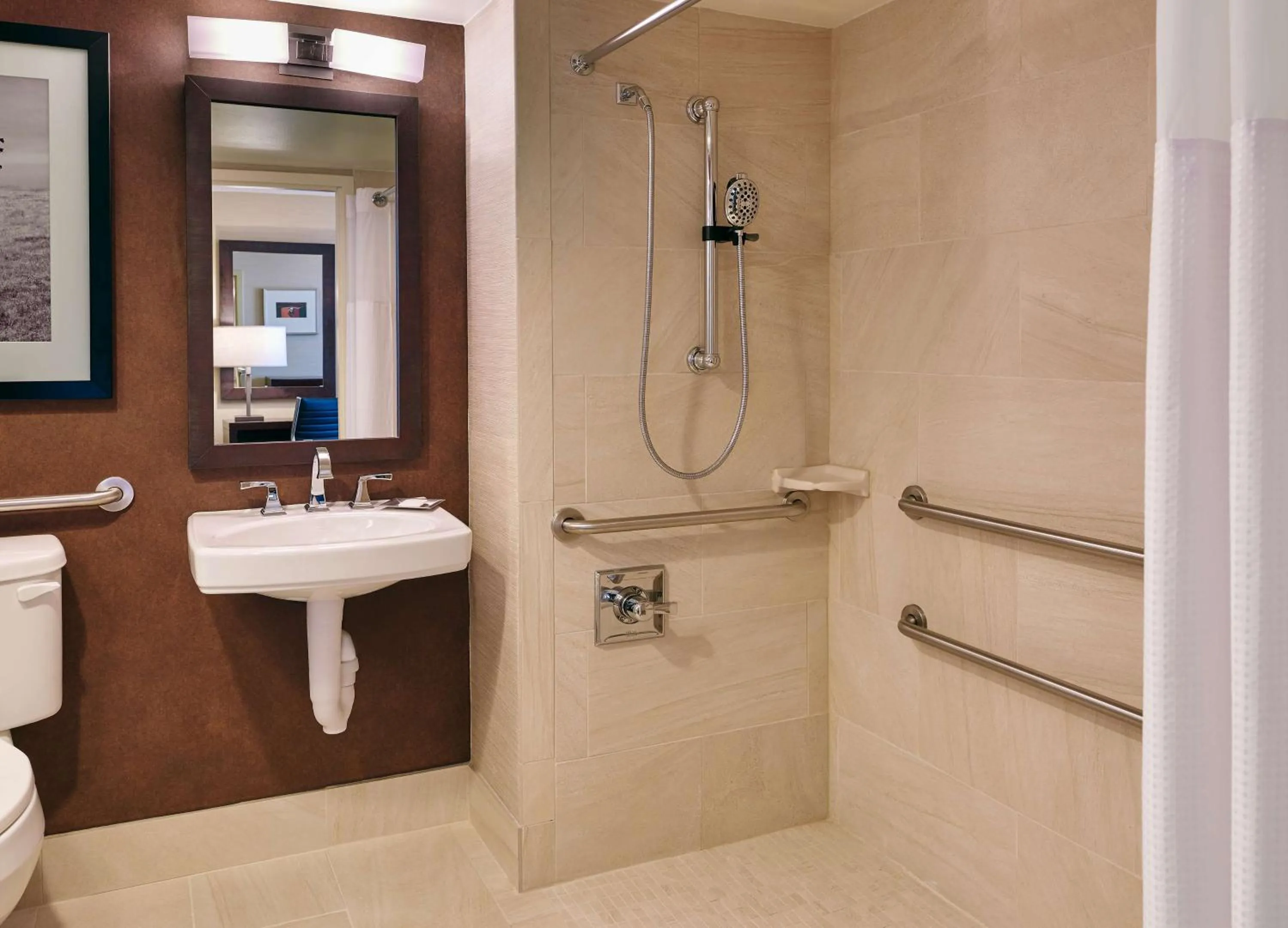 Bathroom in DoubleTree by Hilton San Antonio Airport