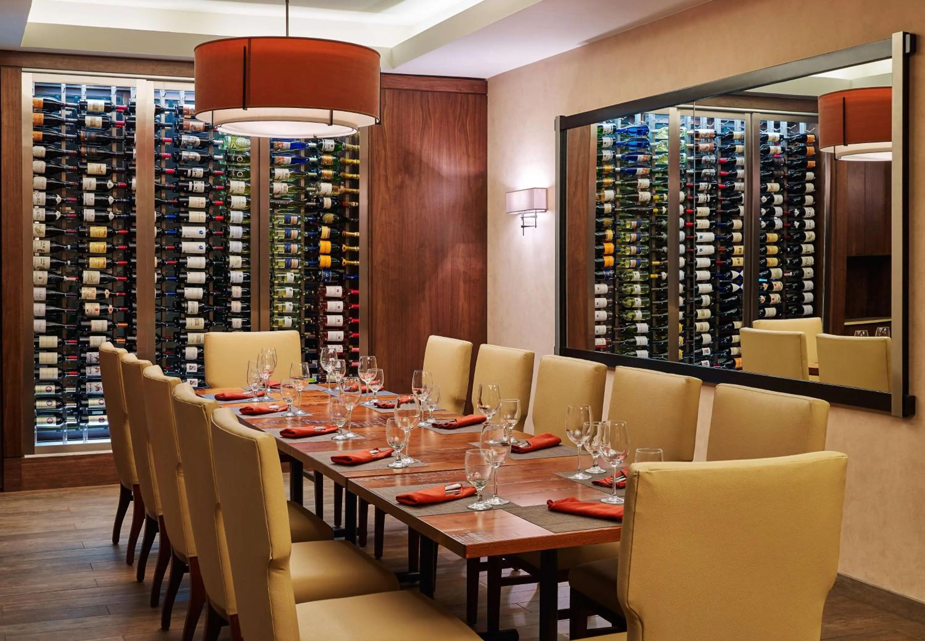 Restaurant/places to eat in DoubleTree by Hilton San Antonio Airport