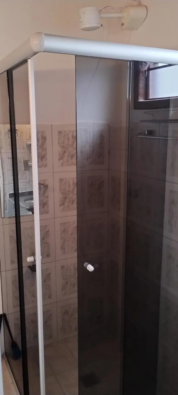 Shower in Hospedaria de Heliana