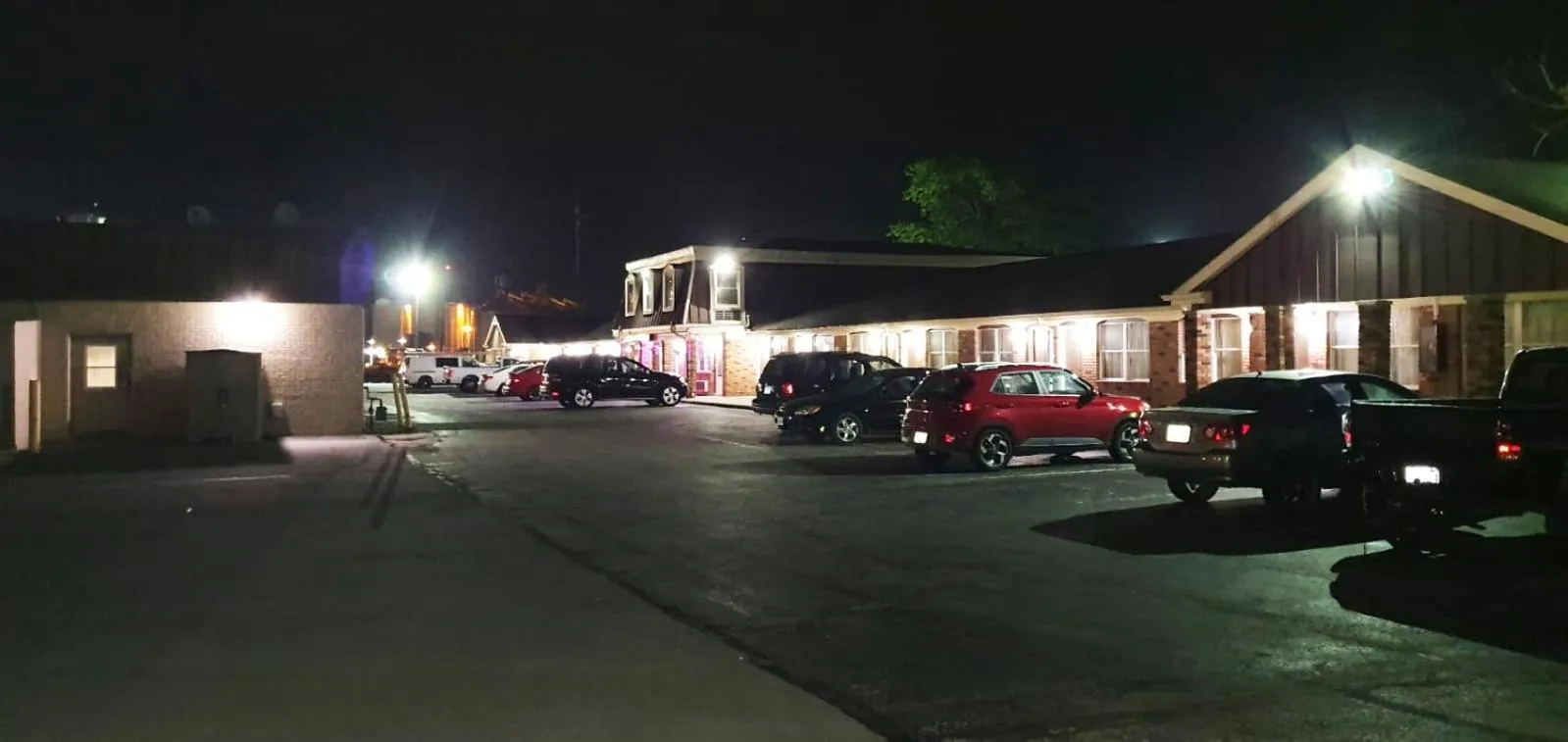 Property building in Country Club Inn & Suites