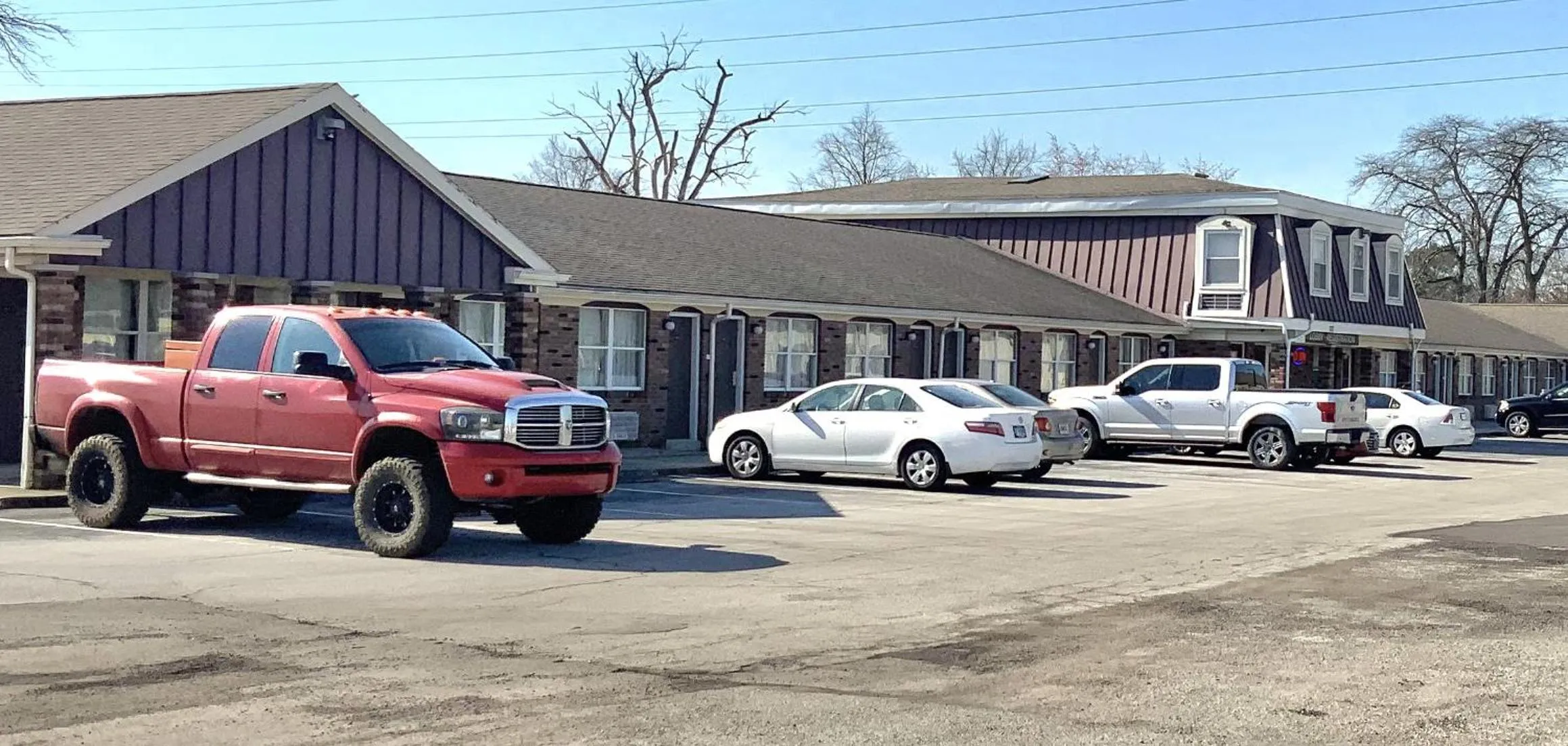 Property building in Country Club Inn & Suites