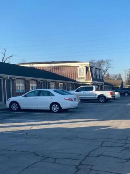 Parking in Country Club Inn & Suites