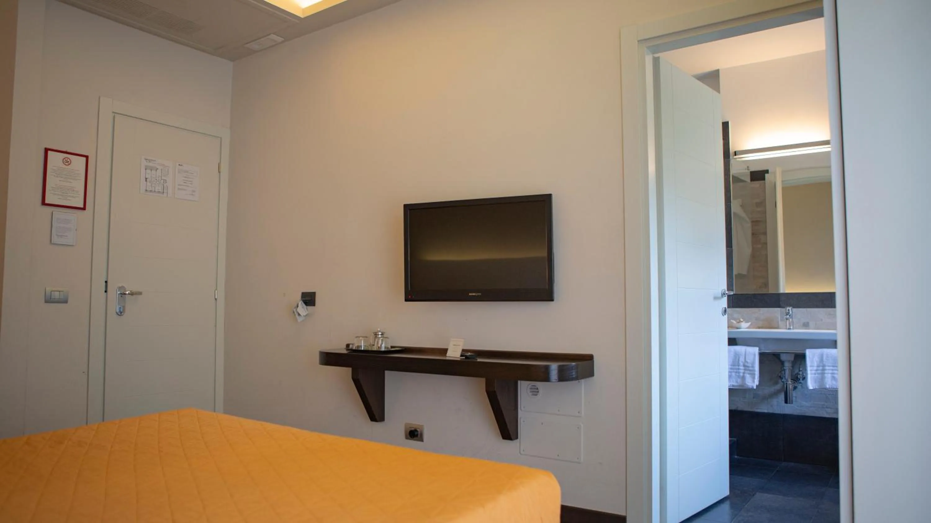 Photo of the whole room, Bed in Residenza Talenti Superior Rooms