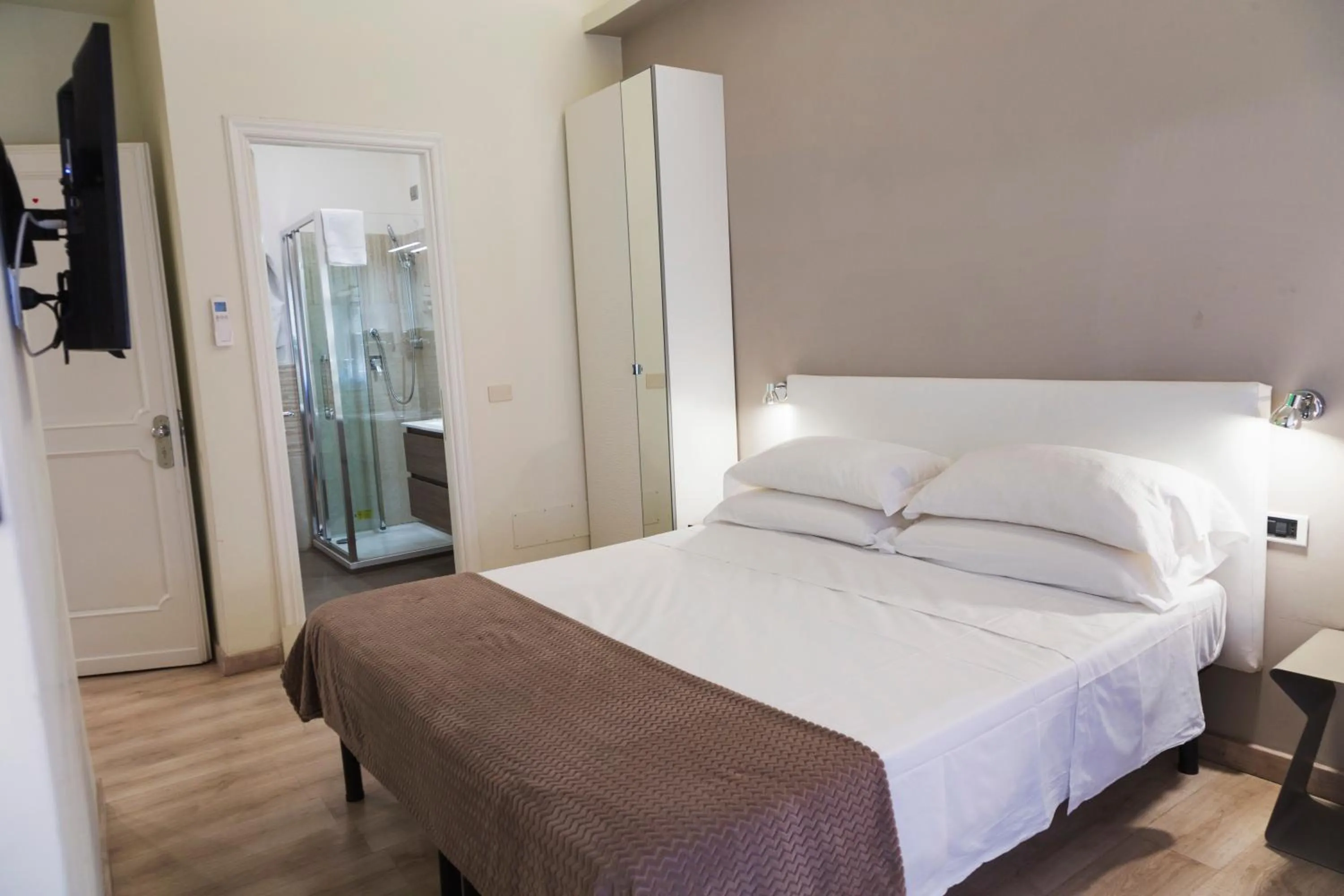 Photo of the whole room, Bed in Residenza Talenti Superior Rooms