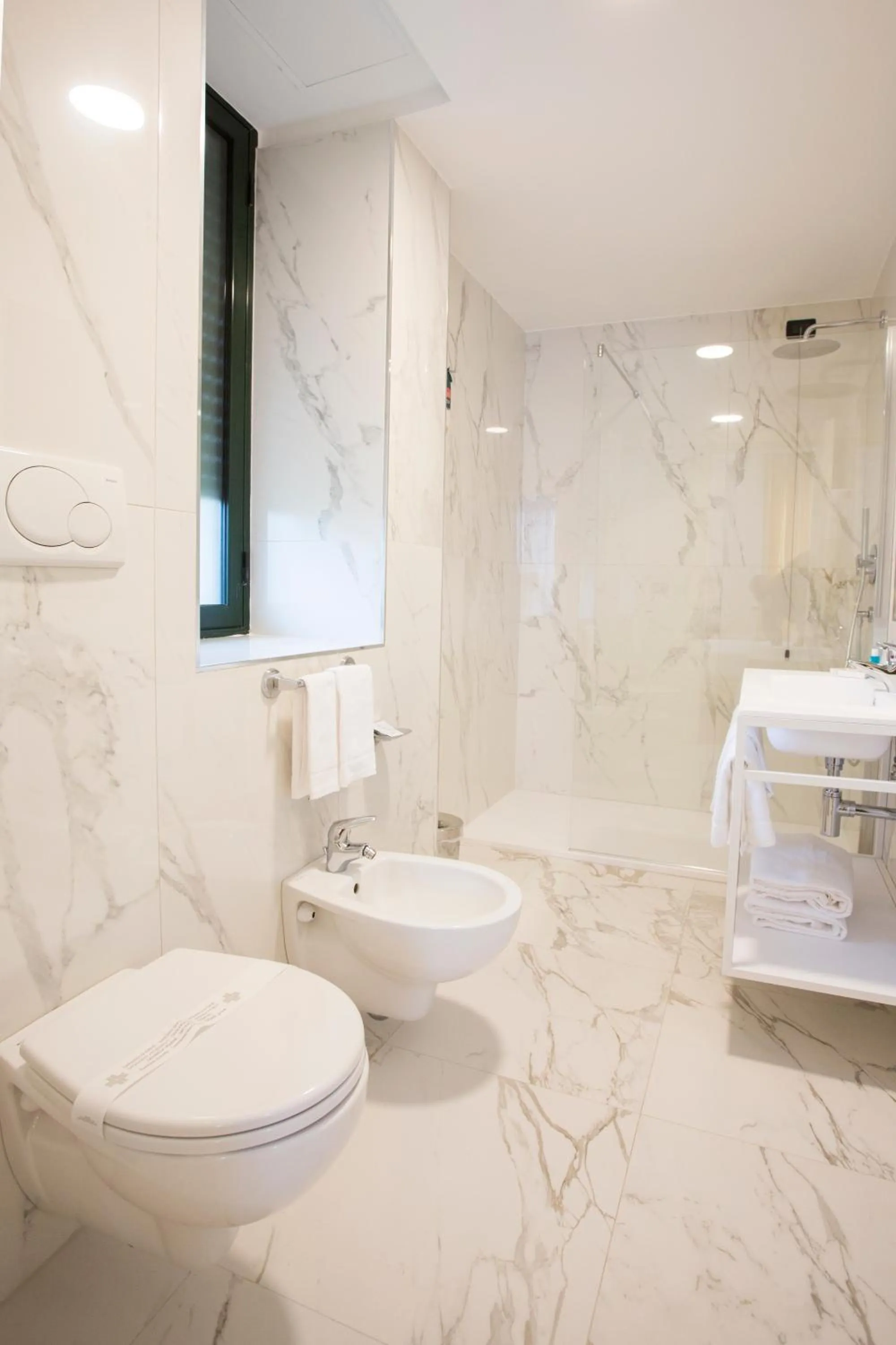 Bathroom in Hotel Europa