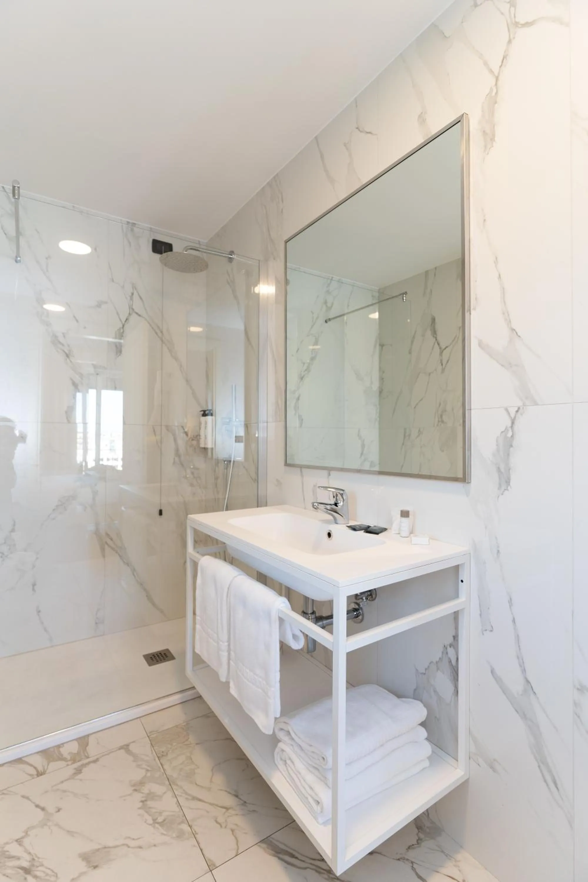 Bathroom in Hotel Europa