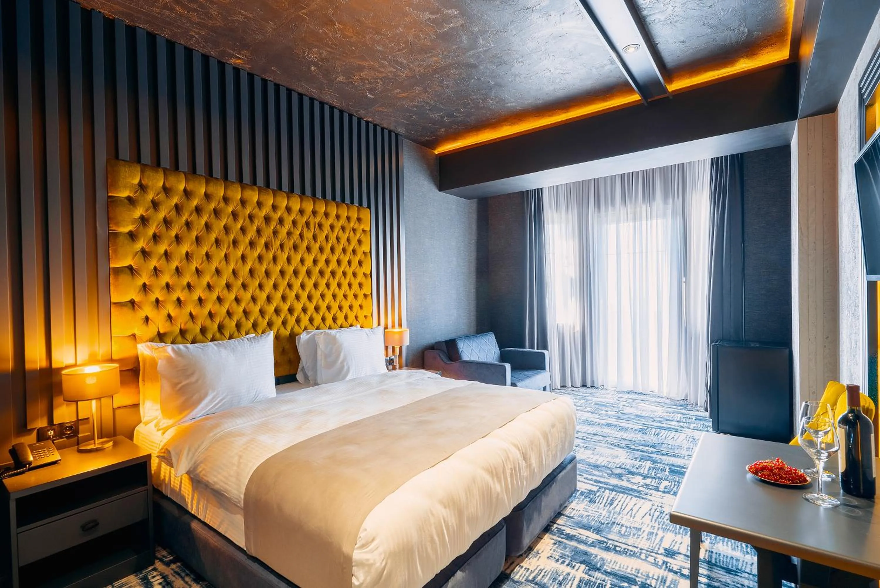 Photo of the whole room, Bed in Tapis Rouge Design Boutique Hotel