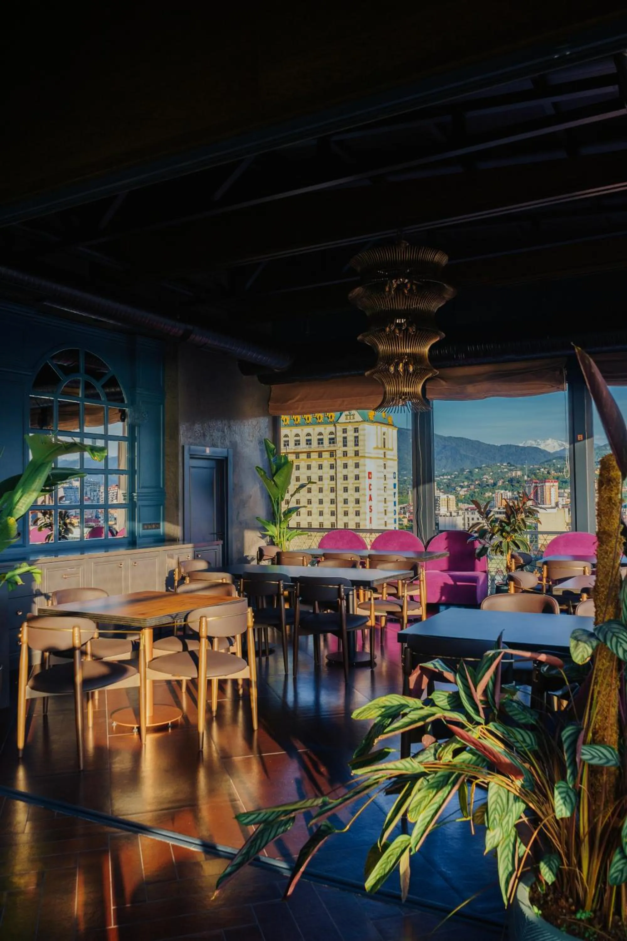 Restaurant/places to eat in Tapis Rouge Design Boutique Hotel