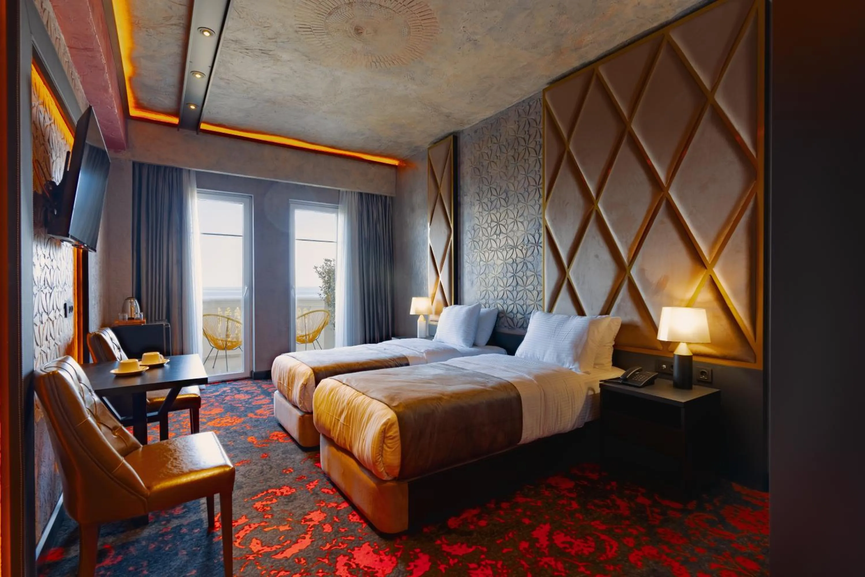 Balcony/Terrace, Bed in Tapis Rouge Design Boutique Hotel