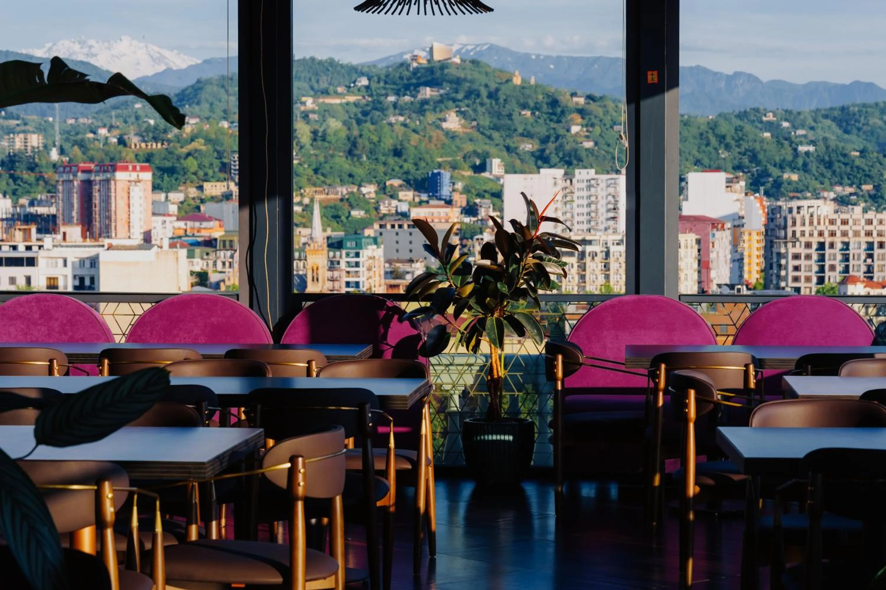 Restaurant/places to eat in Tapis Rouge Design Boutique Hotel