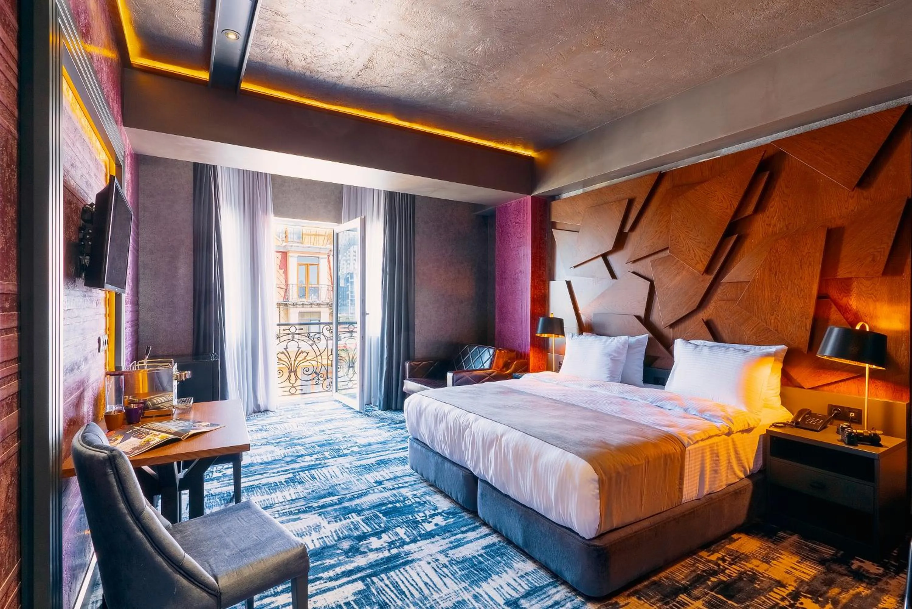 Photo of the whole room, Bed in Tapis Rouge Design Boutique Hotel