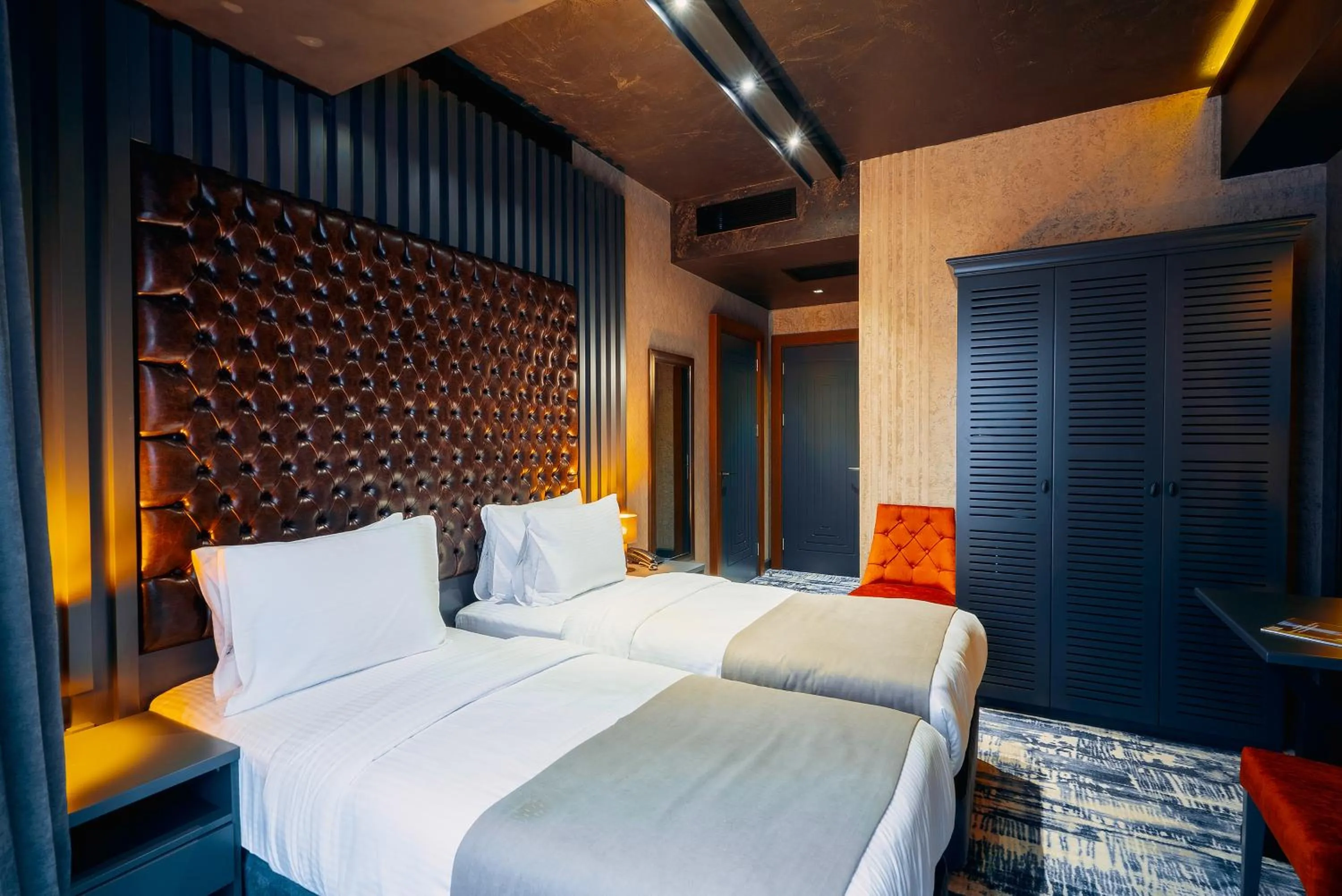 Photo of the whole room, Bed in Tapis Rouge Design Boutique Hotel