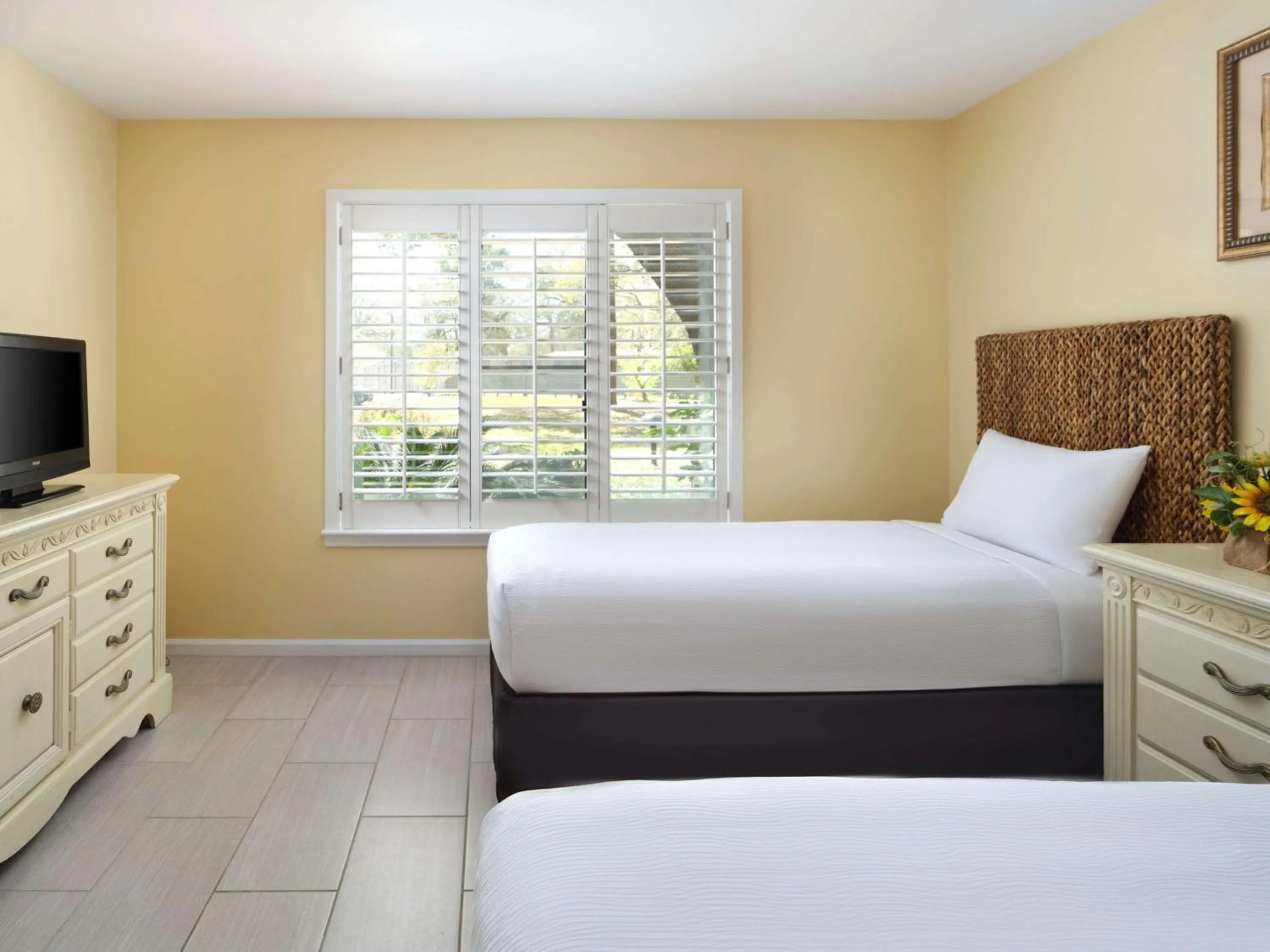 Bed in Kingston Plantation Condos