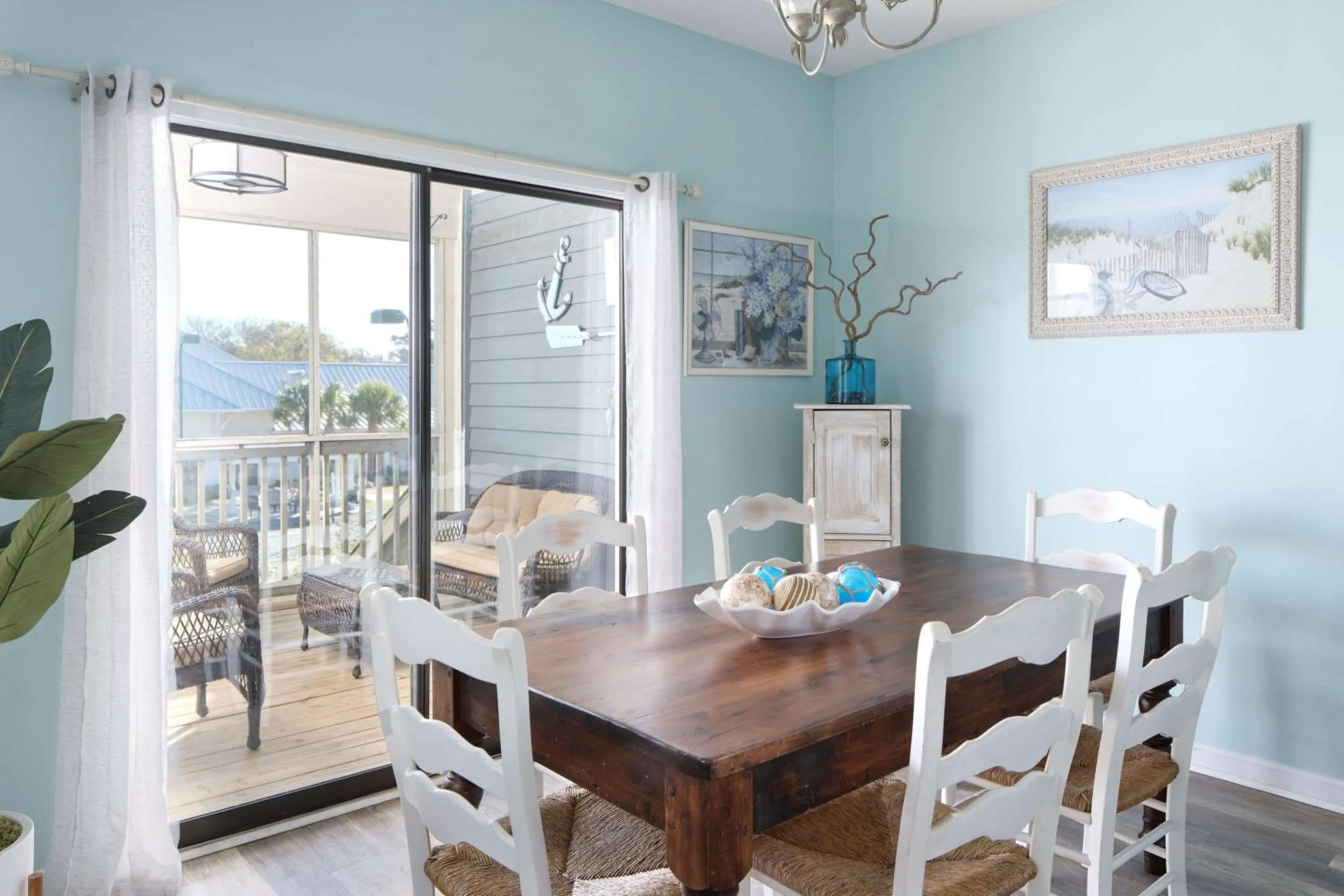 Photo of the whole room in Kingston Plantation Condos