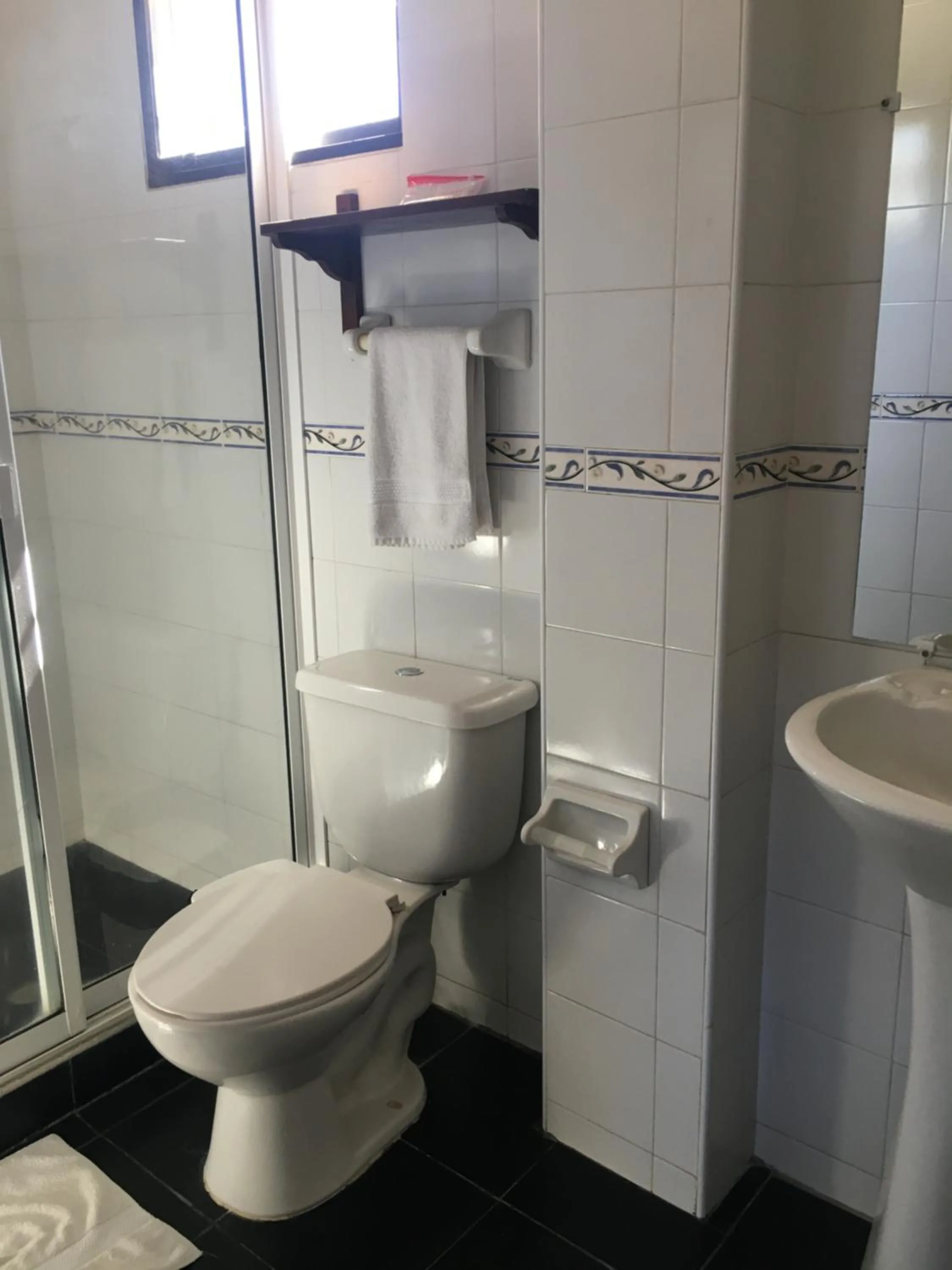 Bathroom in Hotel Ocean Taganga Internacional