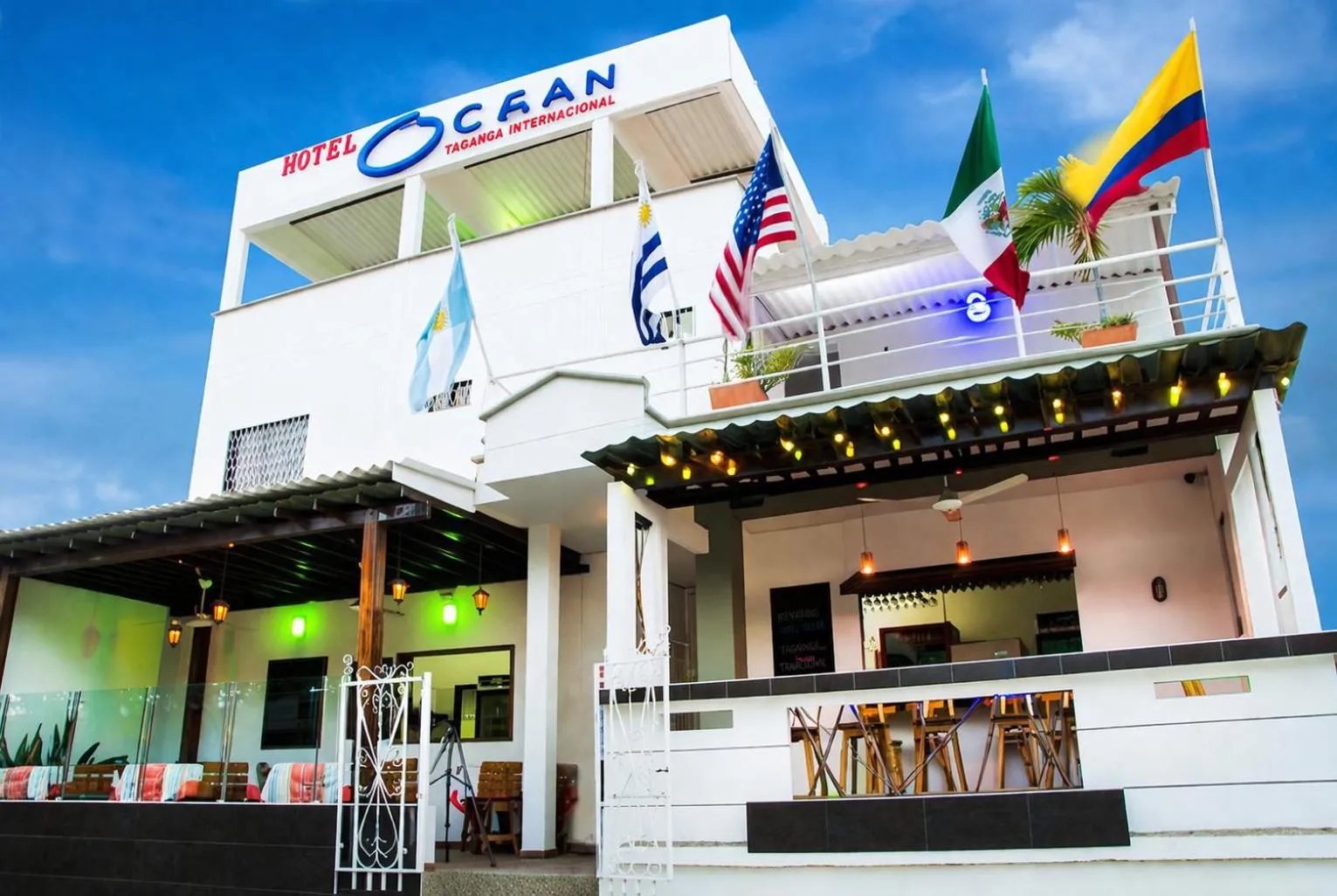 Property building in Hotel Ocean Taganga Internacional